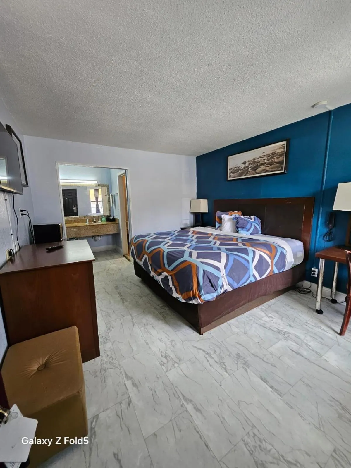 Photo of the whole room, Bed in Rodeway Inn Hattiesburg North