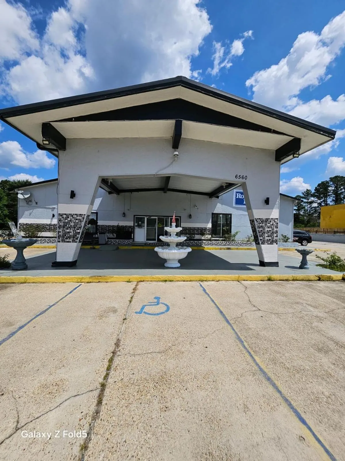 Property building in Rodeway Inn Hattiesburg North