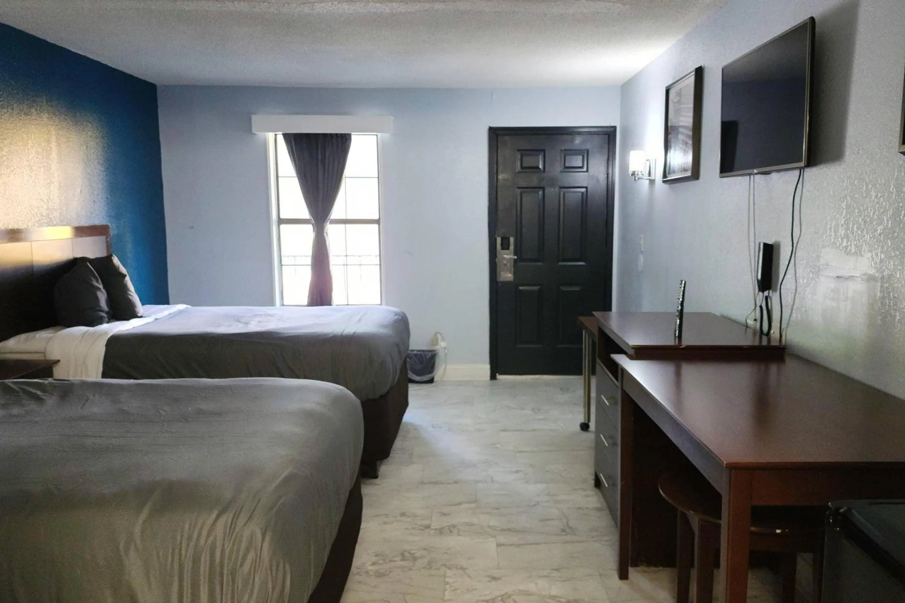 Bedroom, Bed in Rodeway Inn Hattiesburg North