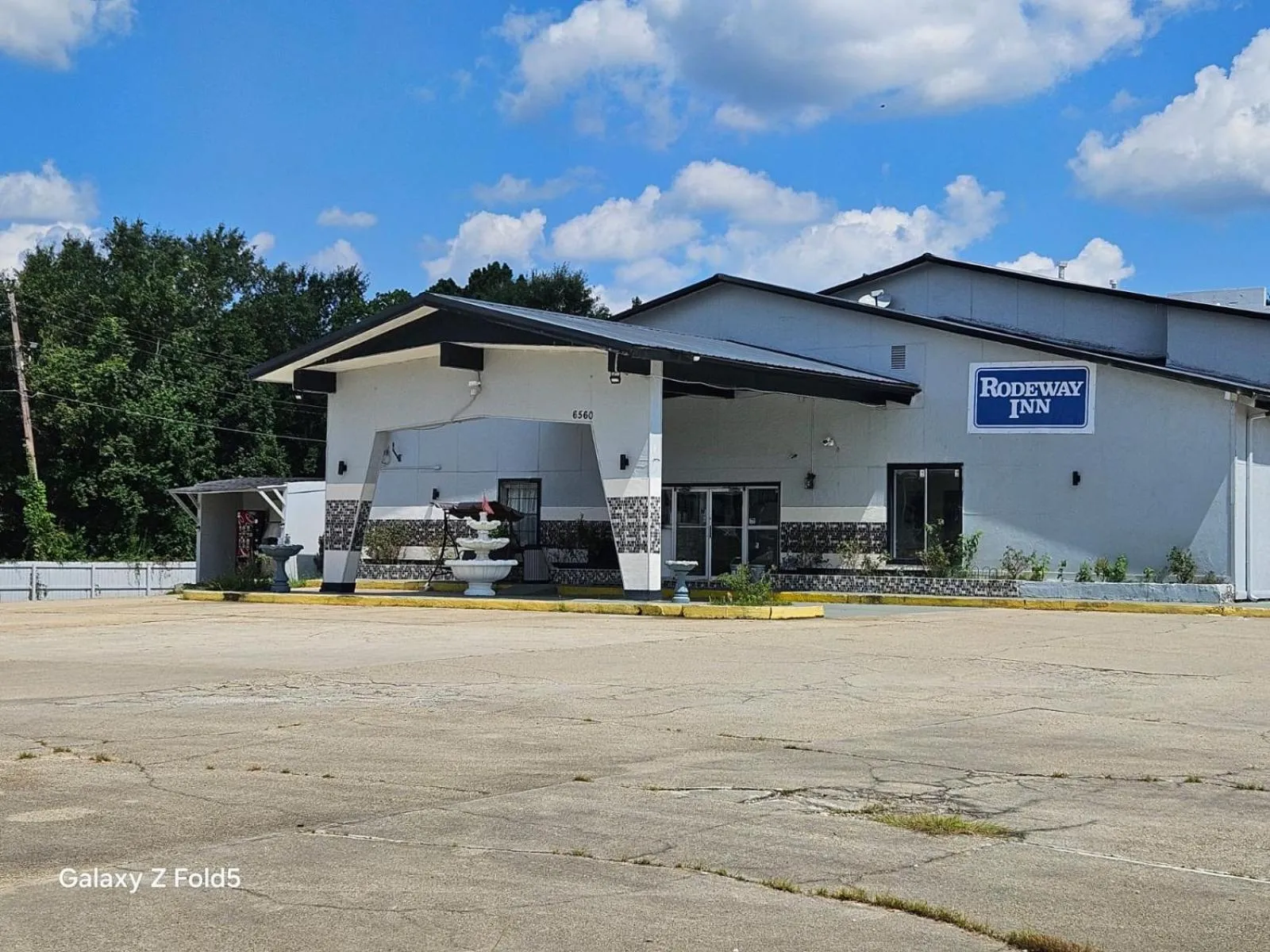 Property building in Rodeway Inn Hattiesburg North