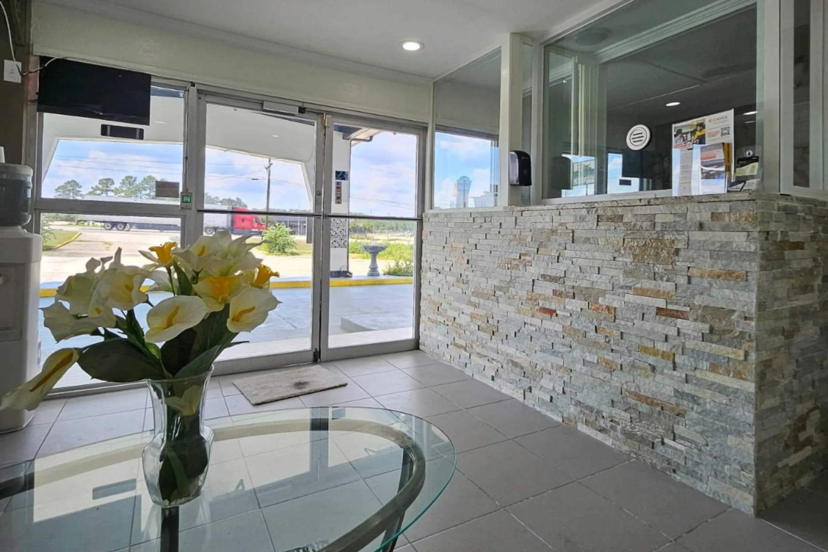 Lobby or reception in Rodeway Inn Hattiesburg North