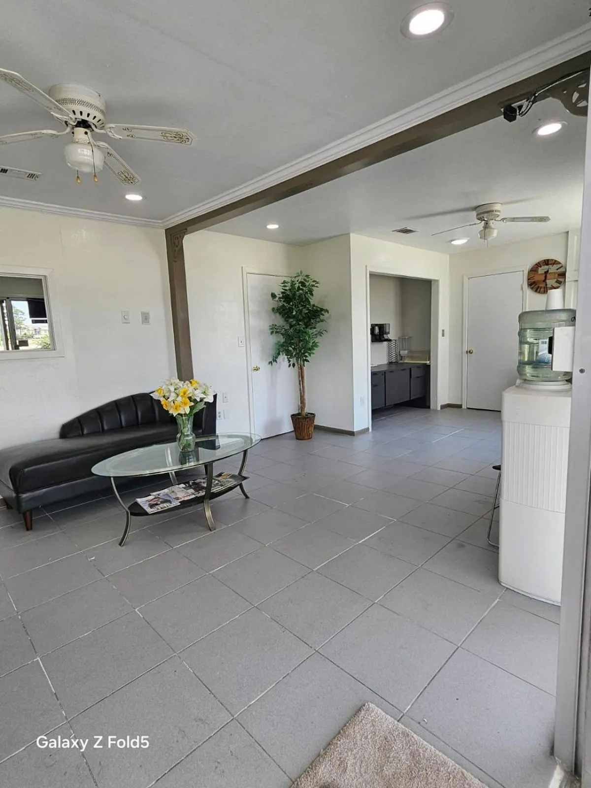 Seating area in Rodeway Inn Hattiesburg North