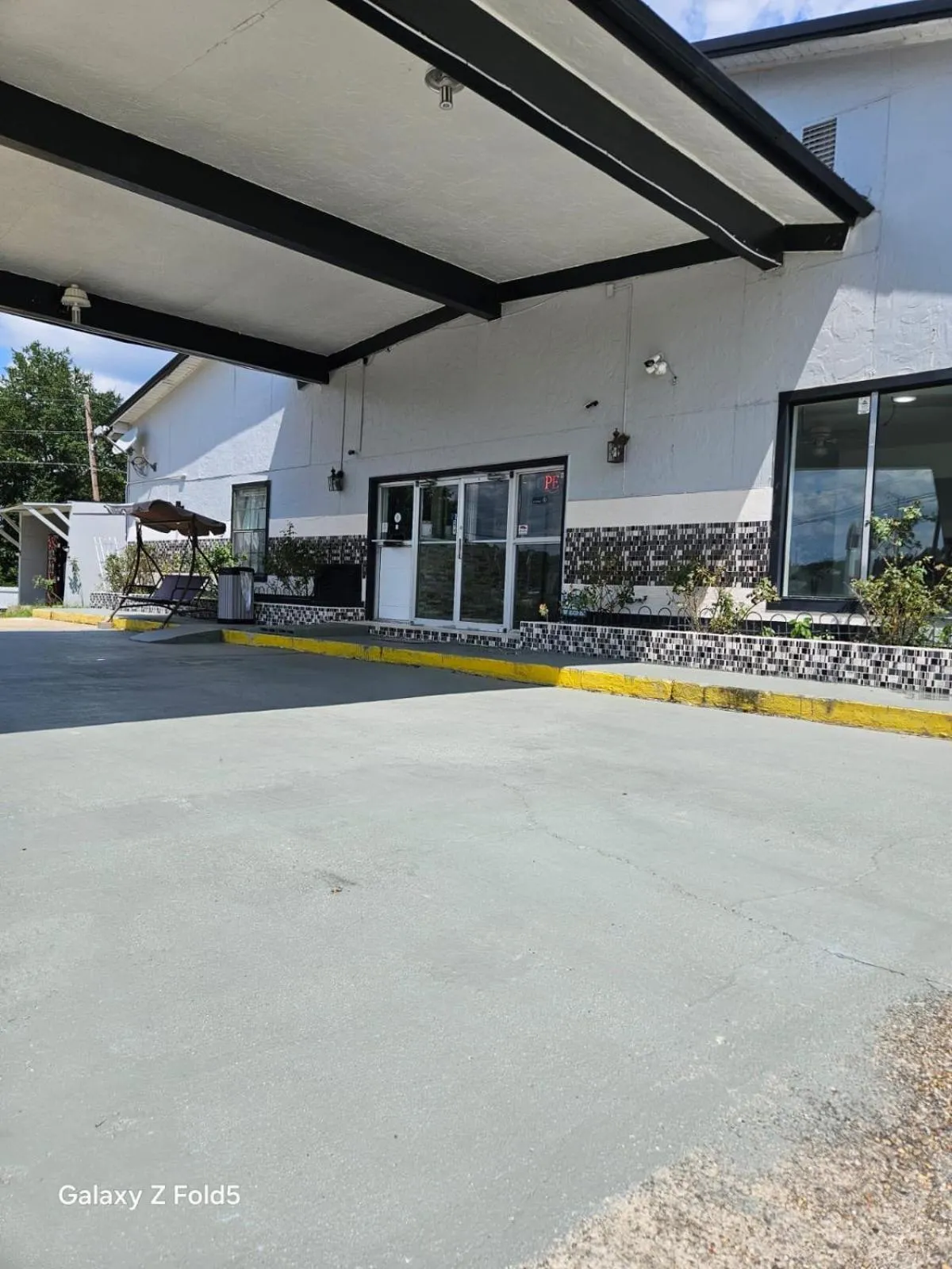 Property building in Rodeway Inn Hattiesburg North