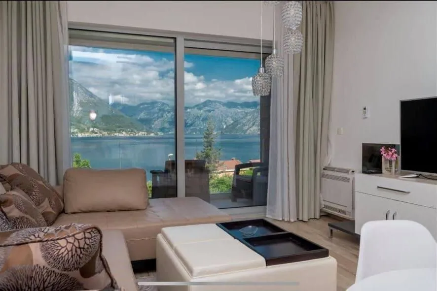 LaNi Lux View with Swimming Pool