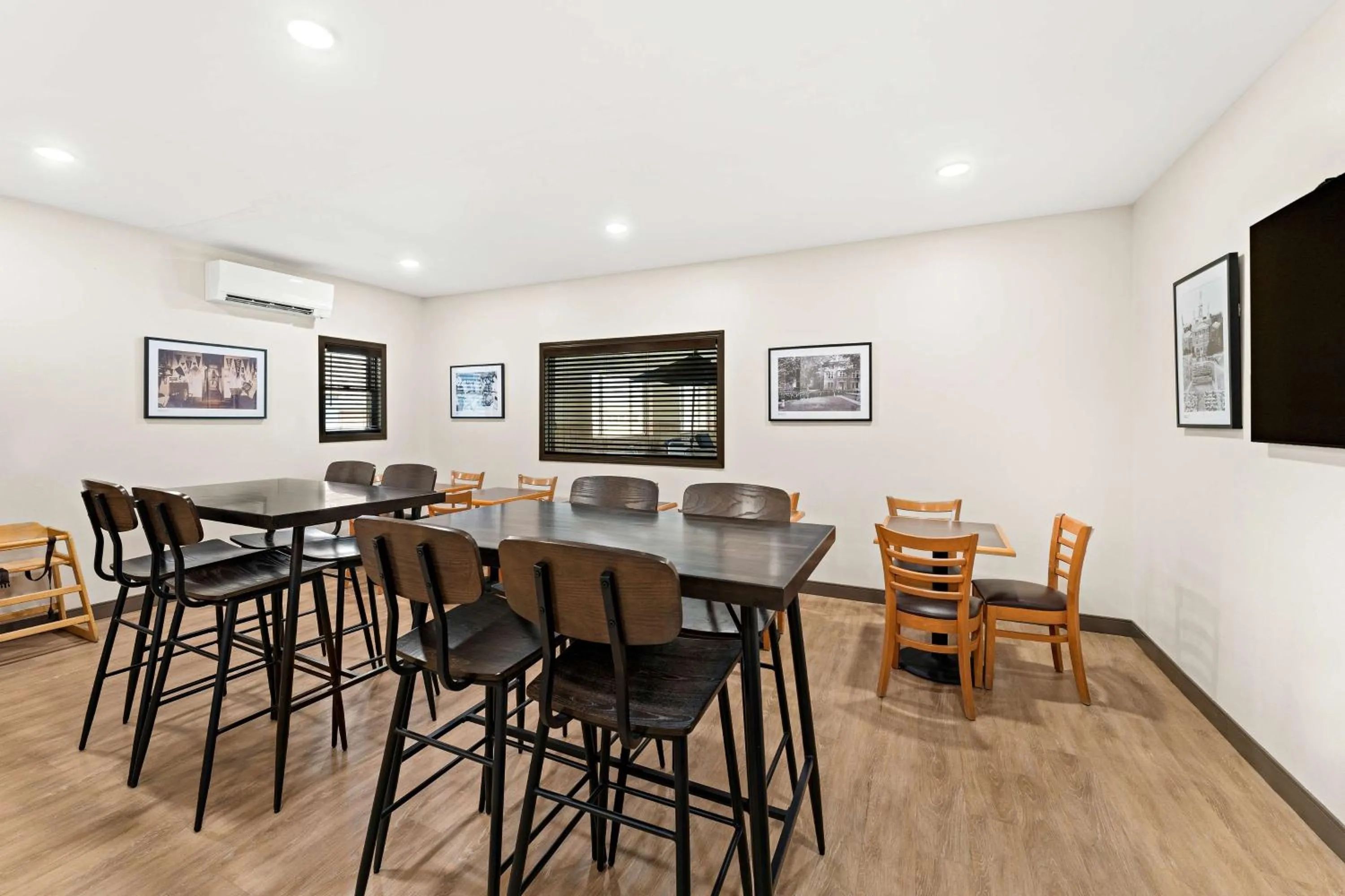 Breakfast in Best Western Vermillion Inn