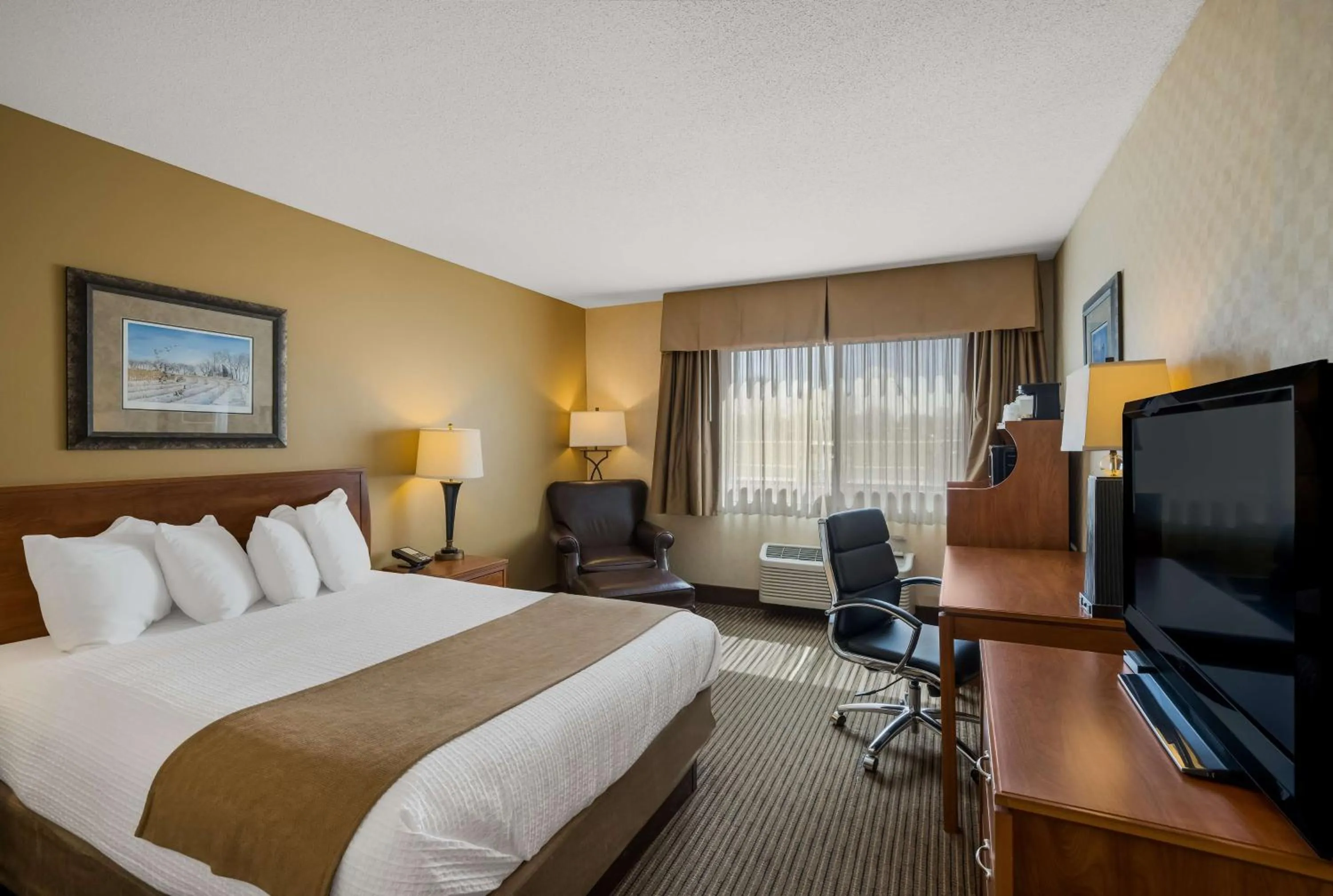 Bedroom, Bed in Best Western Vermillion Inn