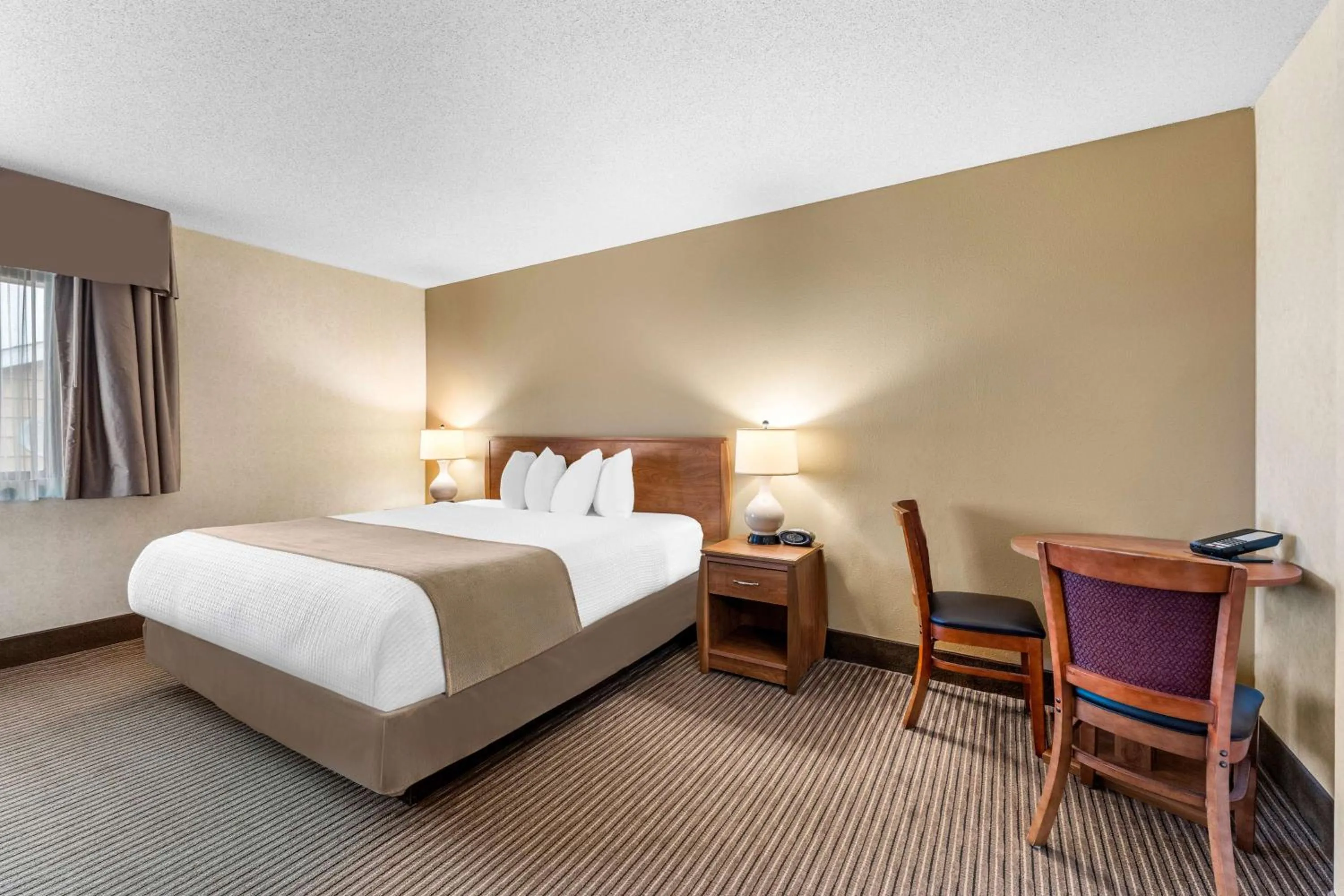 Bedroom, Bed in Best Western Vermillion Inn