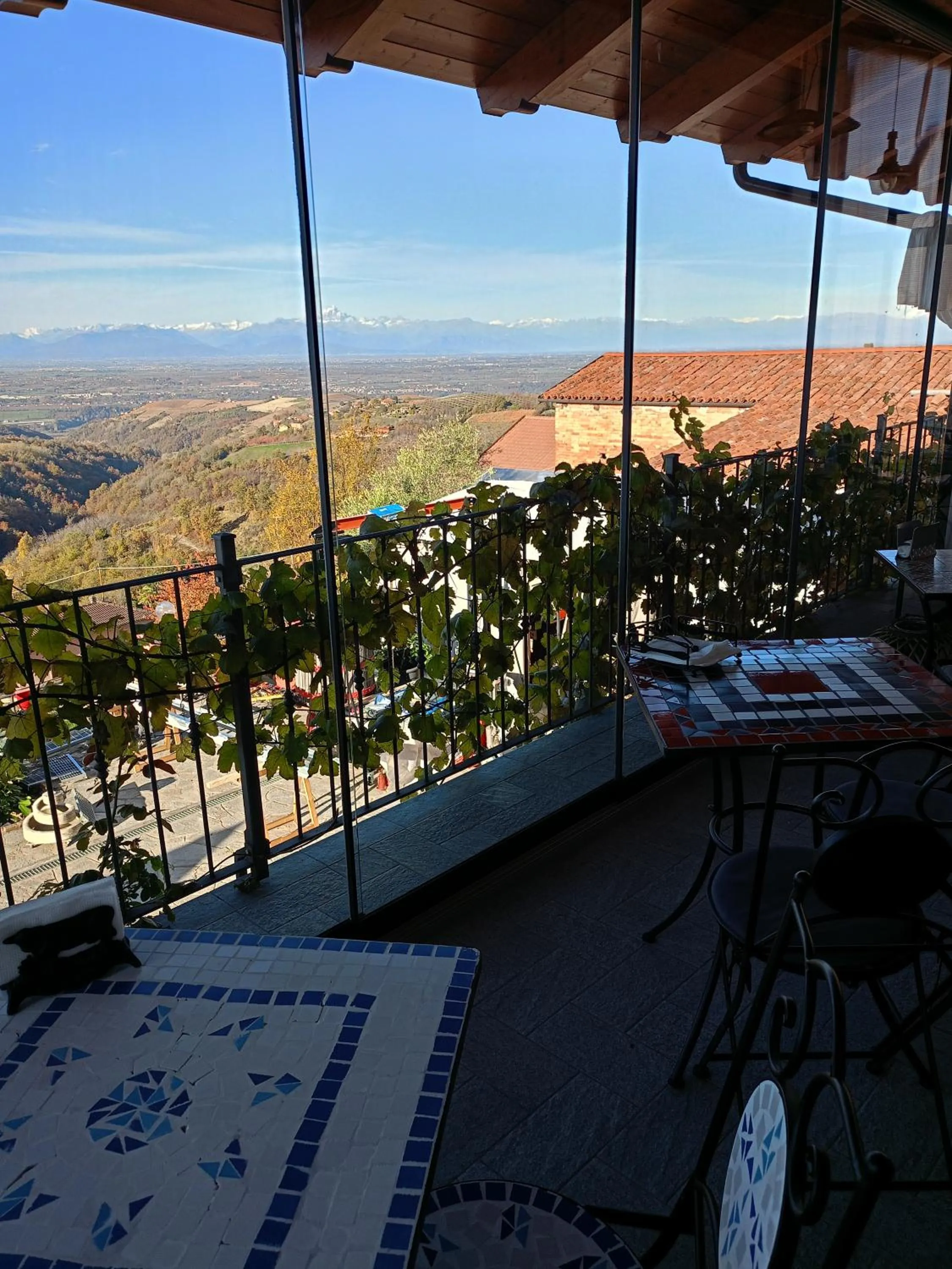 Breakfast in Villa Belvedere Langhe
