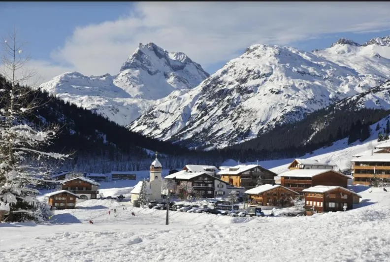 Burgi's - Adults only