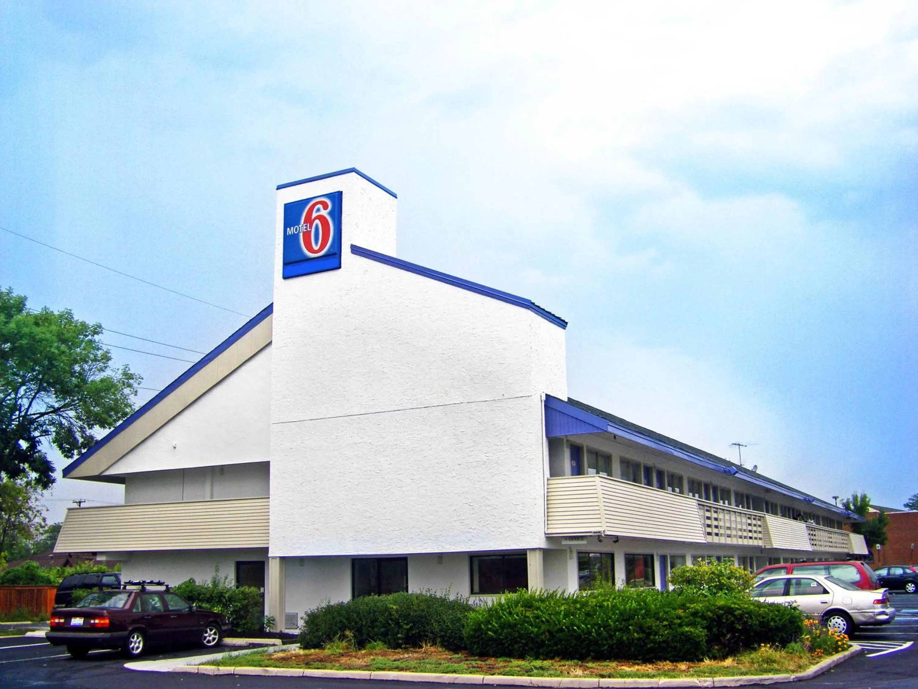 Property building in Motel 6 Columbus OH - OSU North