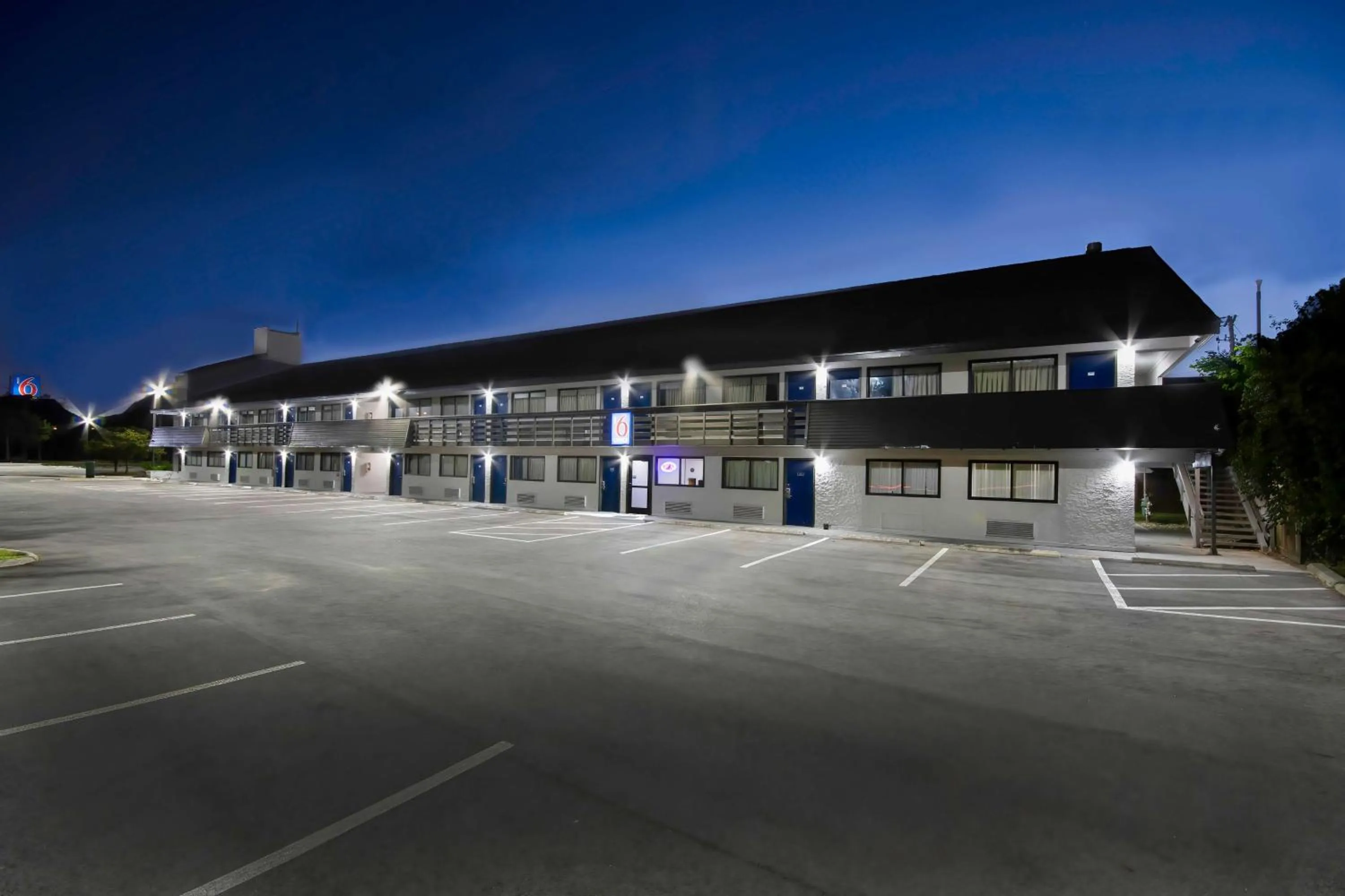 Property building in Motel 6 Columbus OH - OSU North