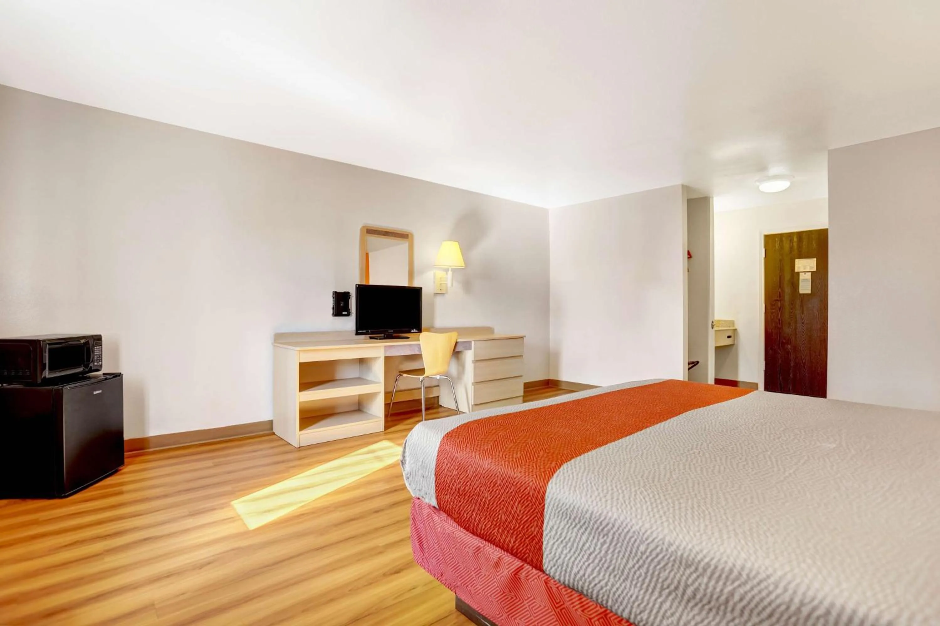 Bedroom, Bed in Motel 6-Espanola, NM