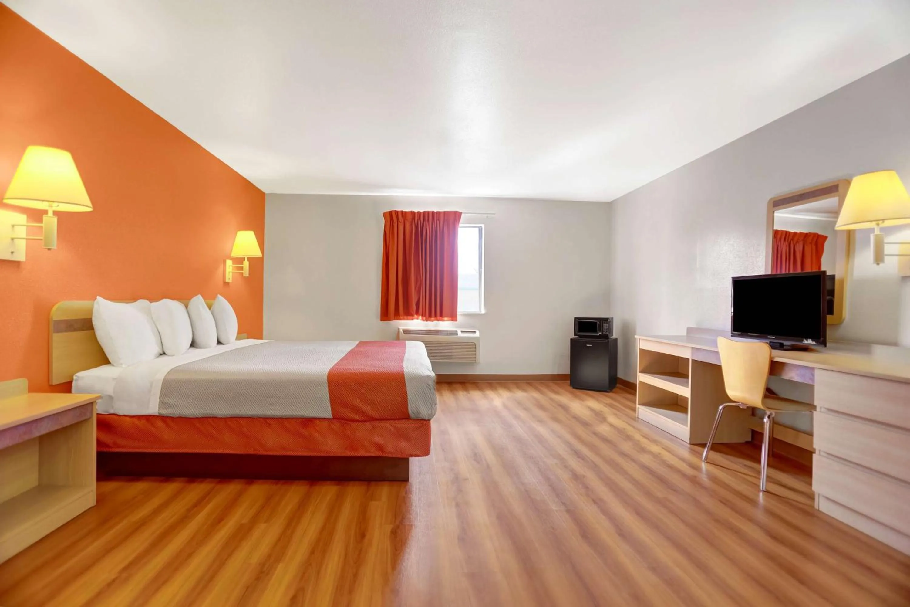 Bedroom, Bed in Motel 6-Espanola, NM