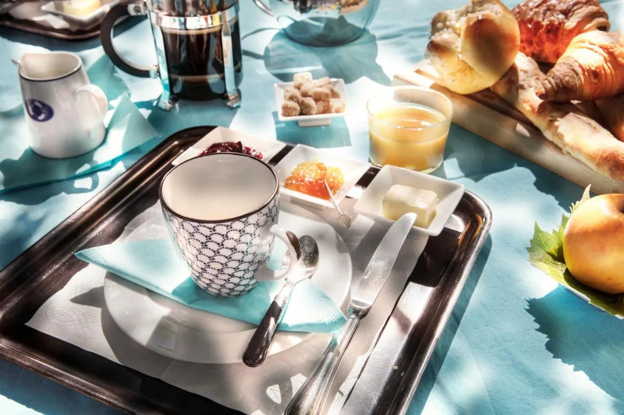 Continental breakfast in La Venelle de Jéricho