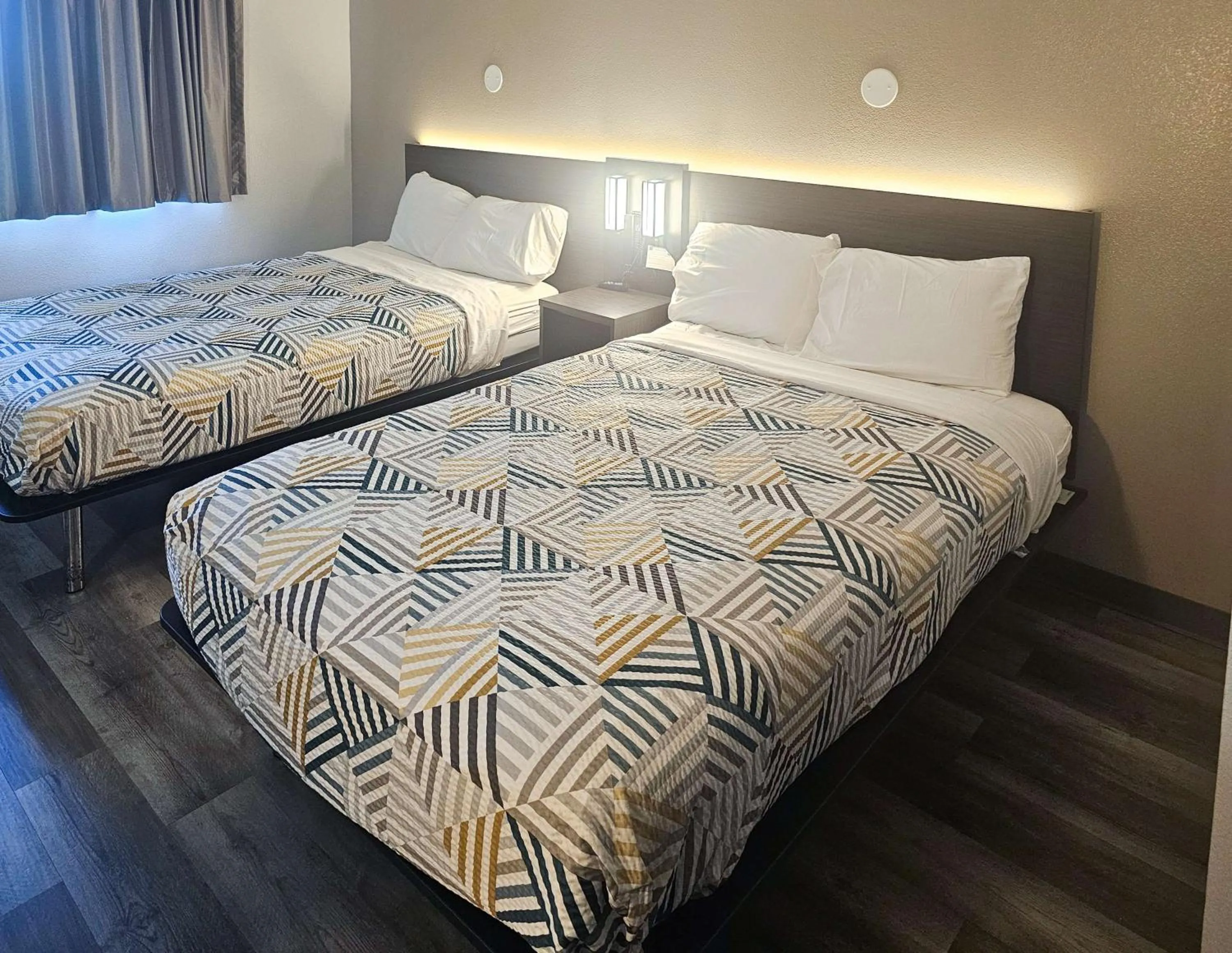 Bedroom, Bed in Motel 6 Sinton TX