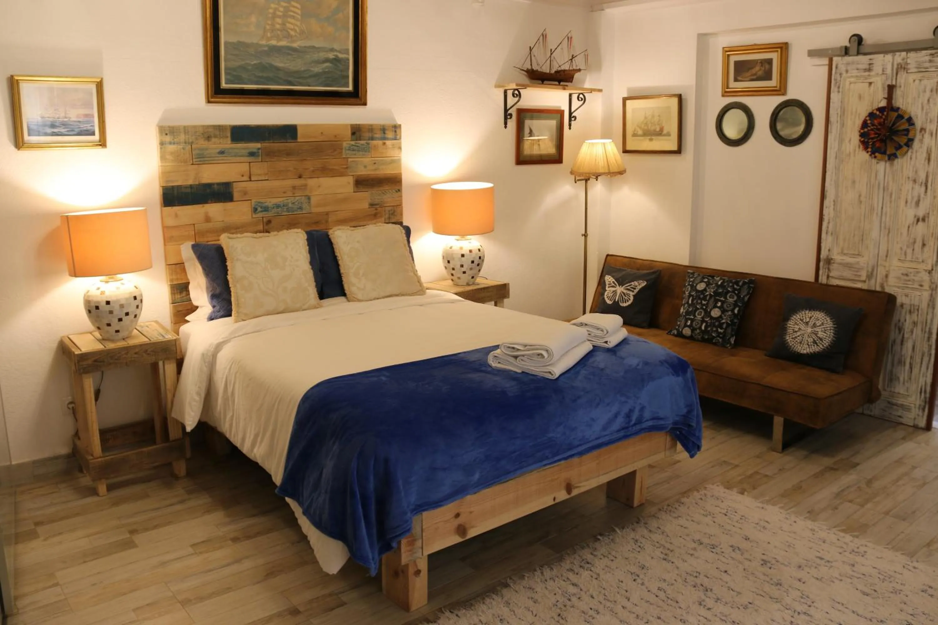 Bedroom, Bed in Geronimo Guest House Belém