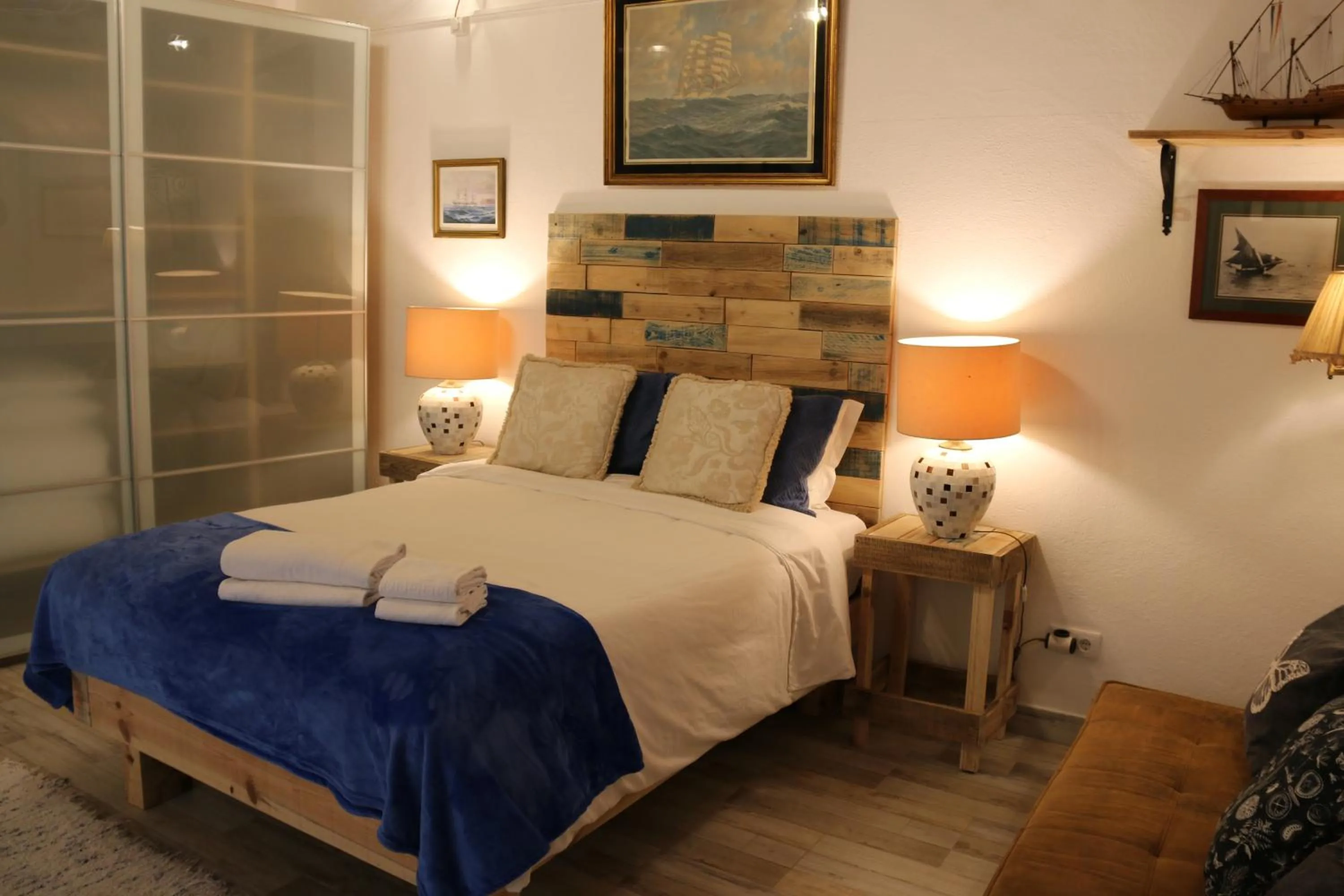 Bed in Geronimo Guest House Belém