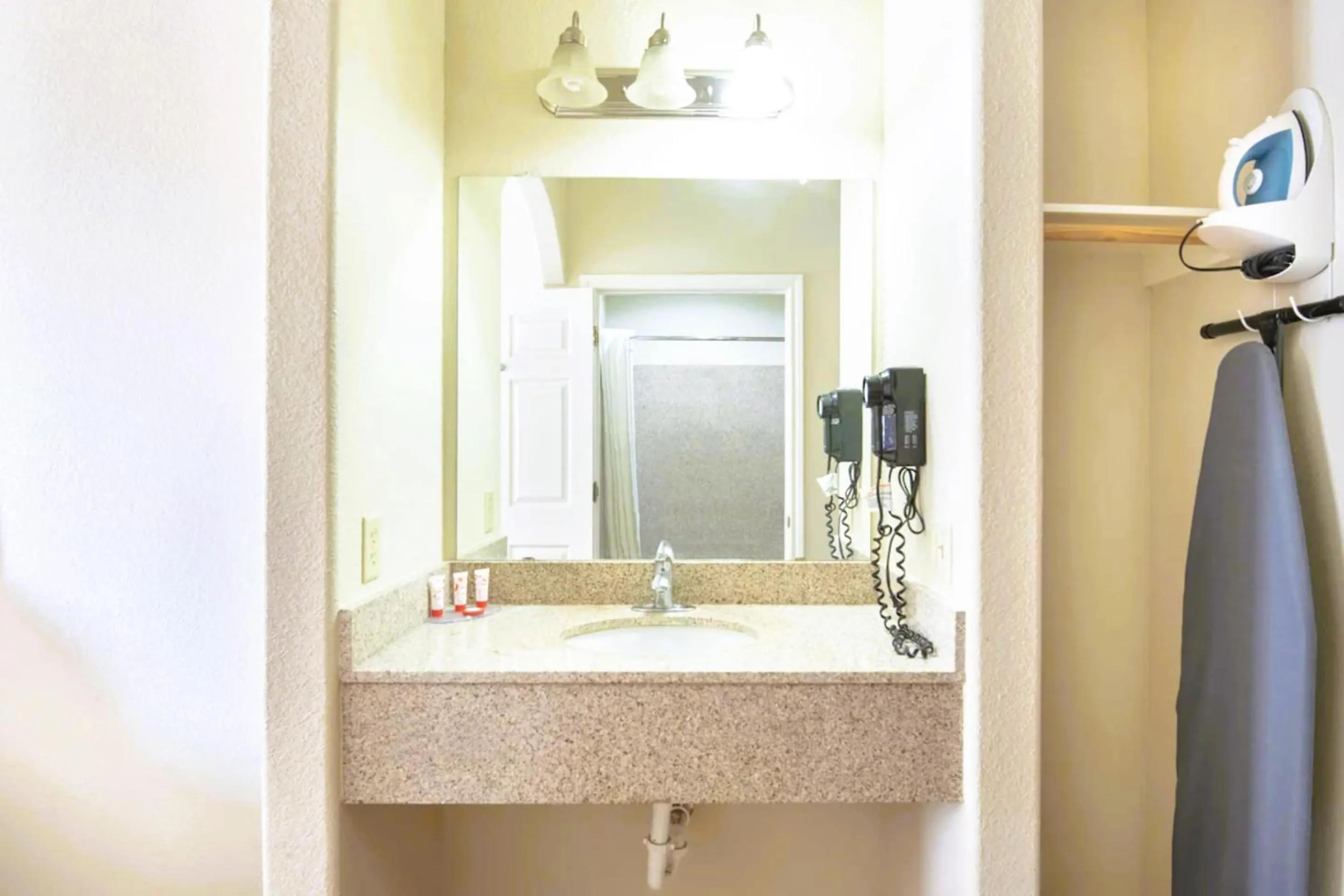 Bathroom in OYO Townhouse Clute Lake Jackson