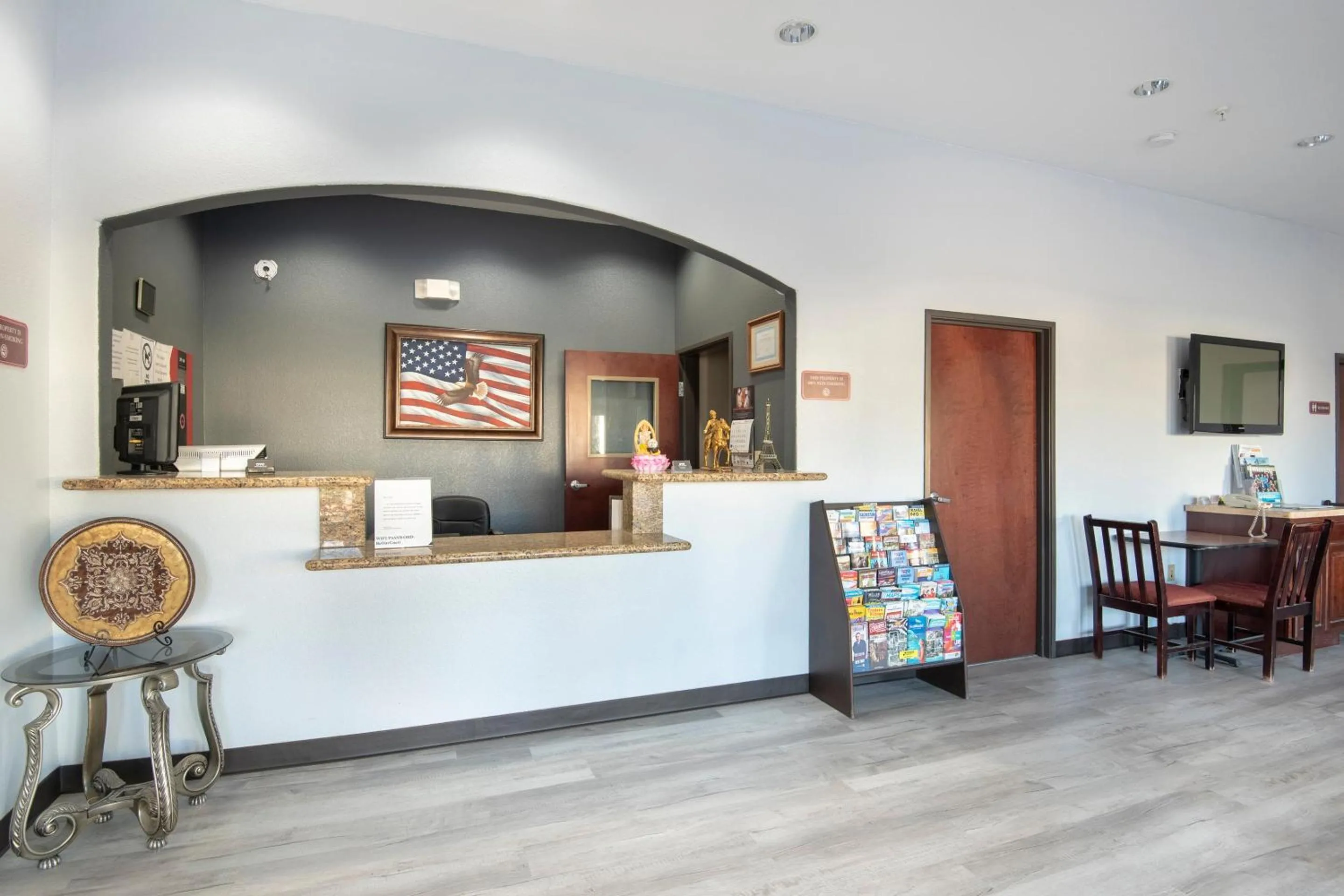 Lobby or reception in OYO Townhouse Clute Lake Jackson