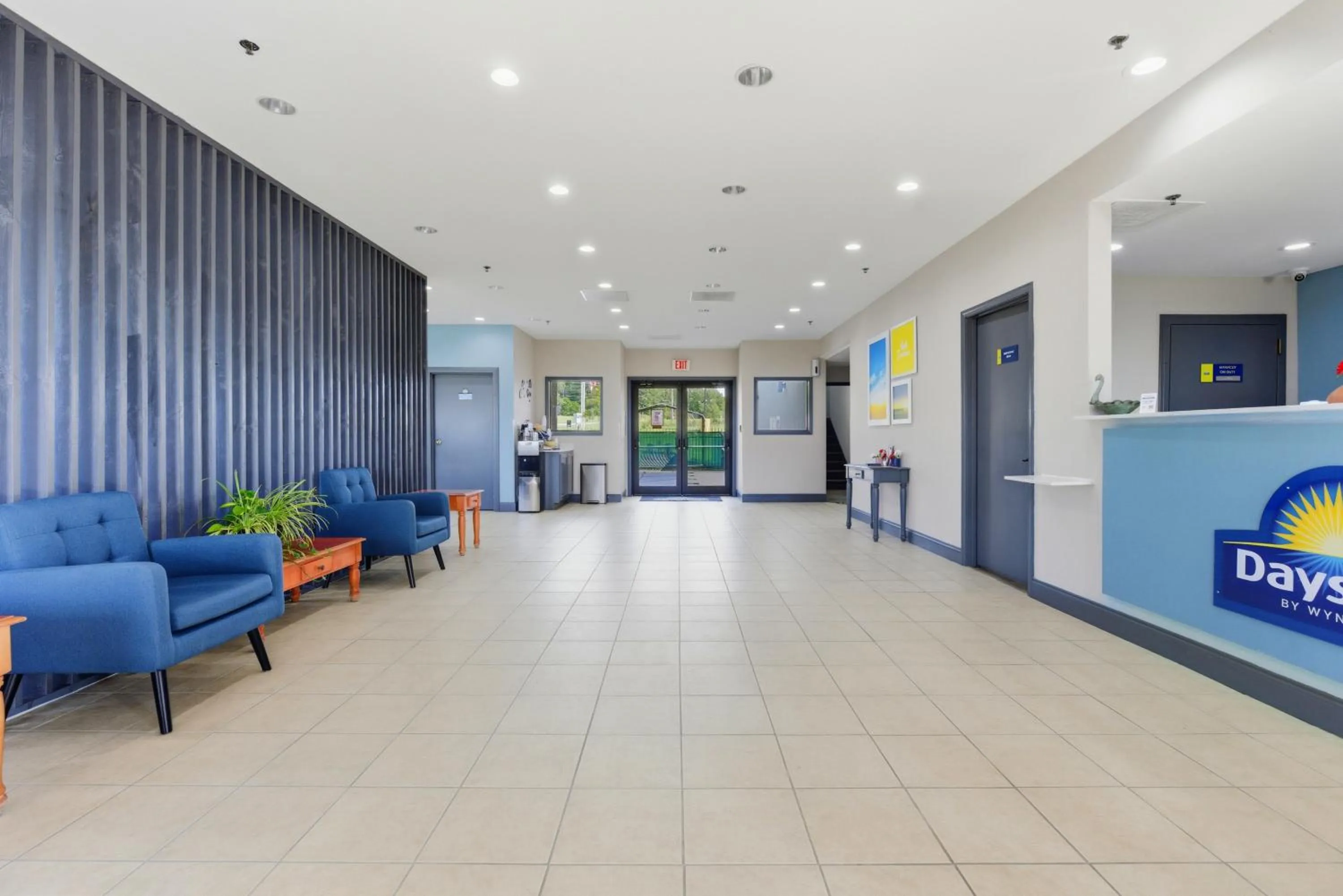 Property building in Days Inn & Suites by Wyndham Wynne