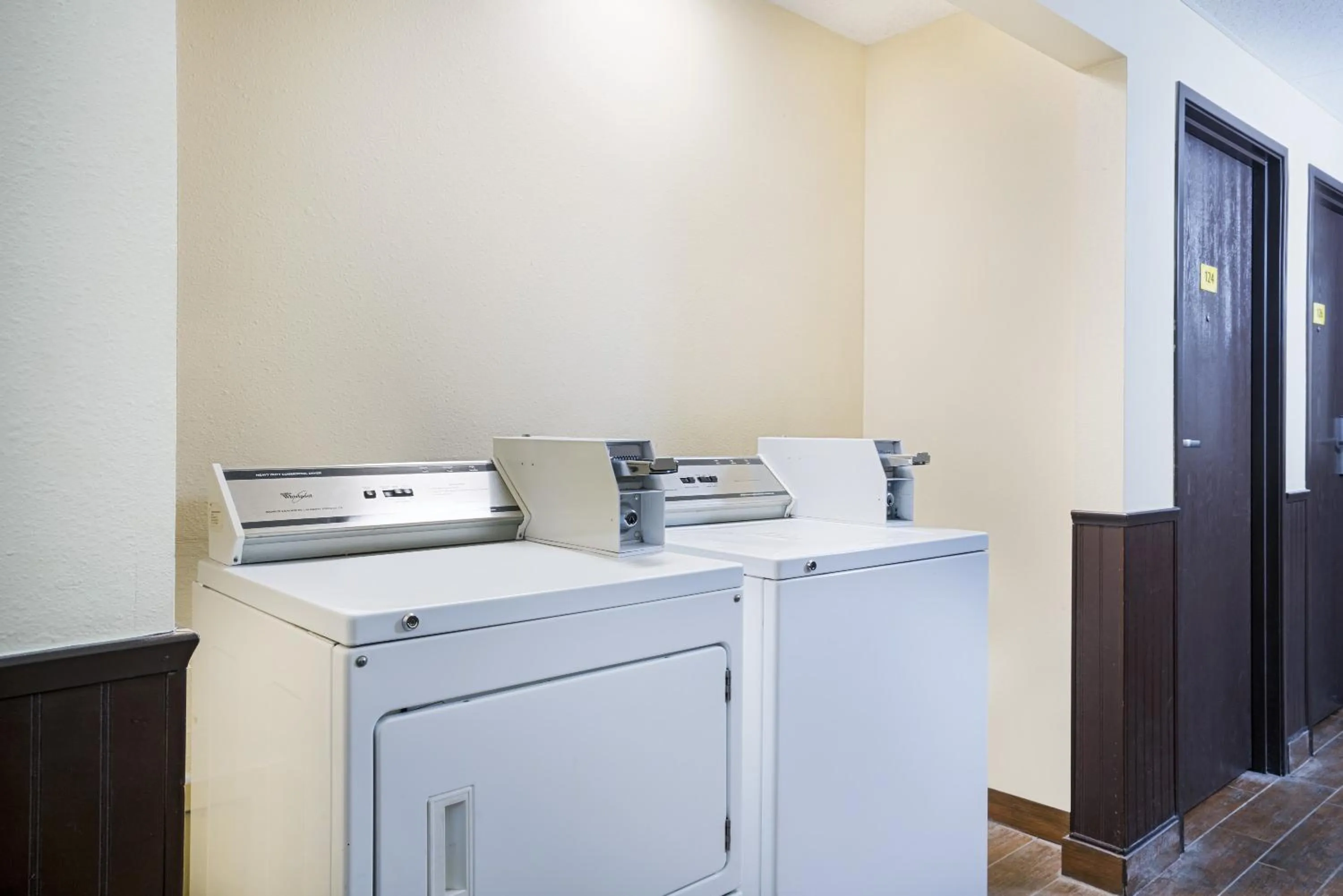 washing machine in Super 8 by Wyndham Marshall MN