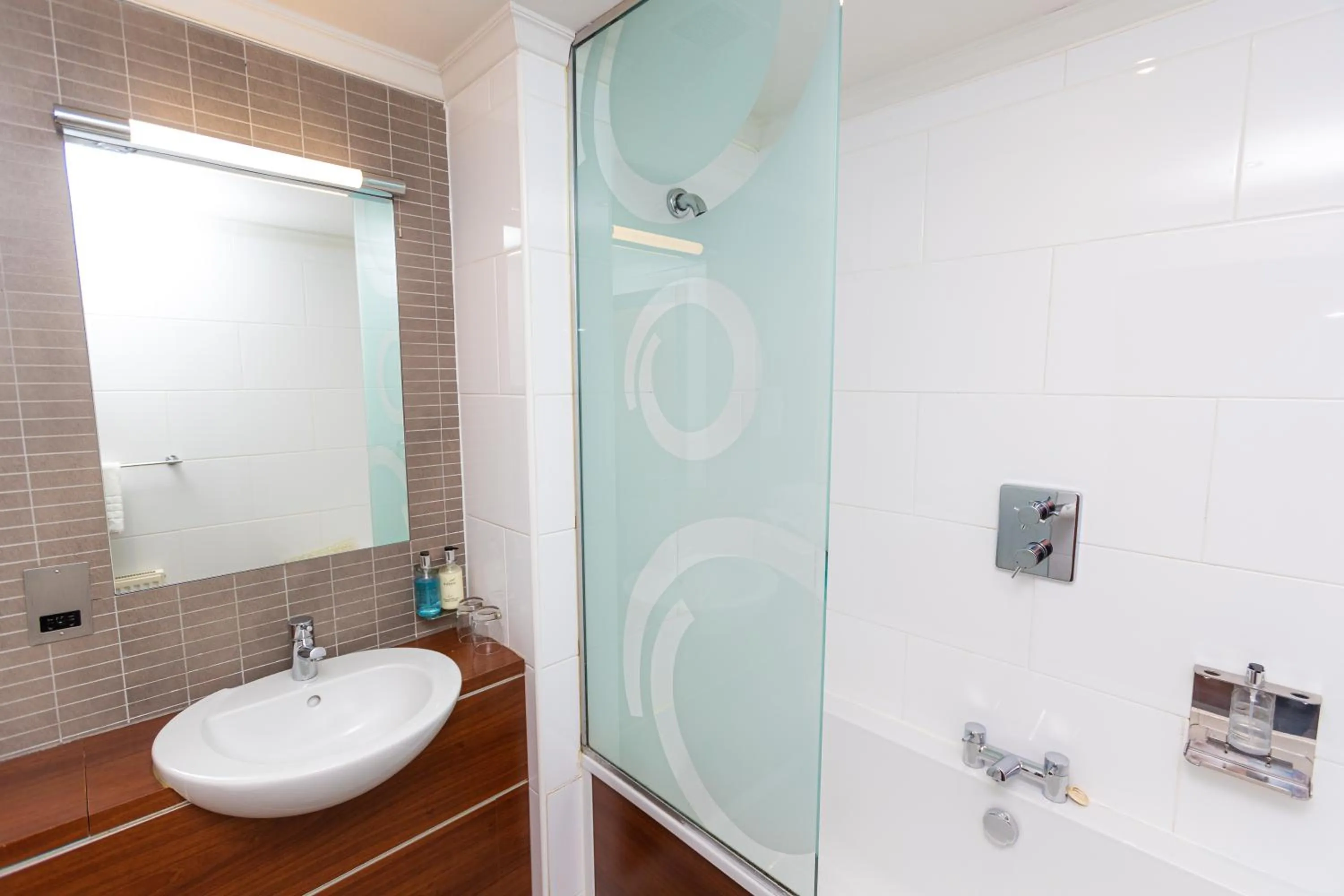 Bathroom in Fletcher's Restaurant Bar & Rooms