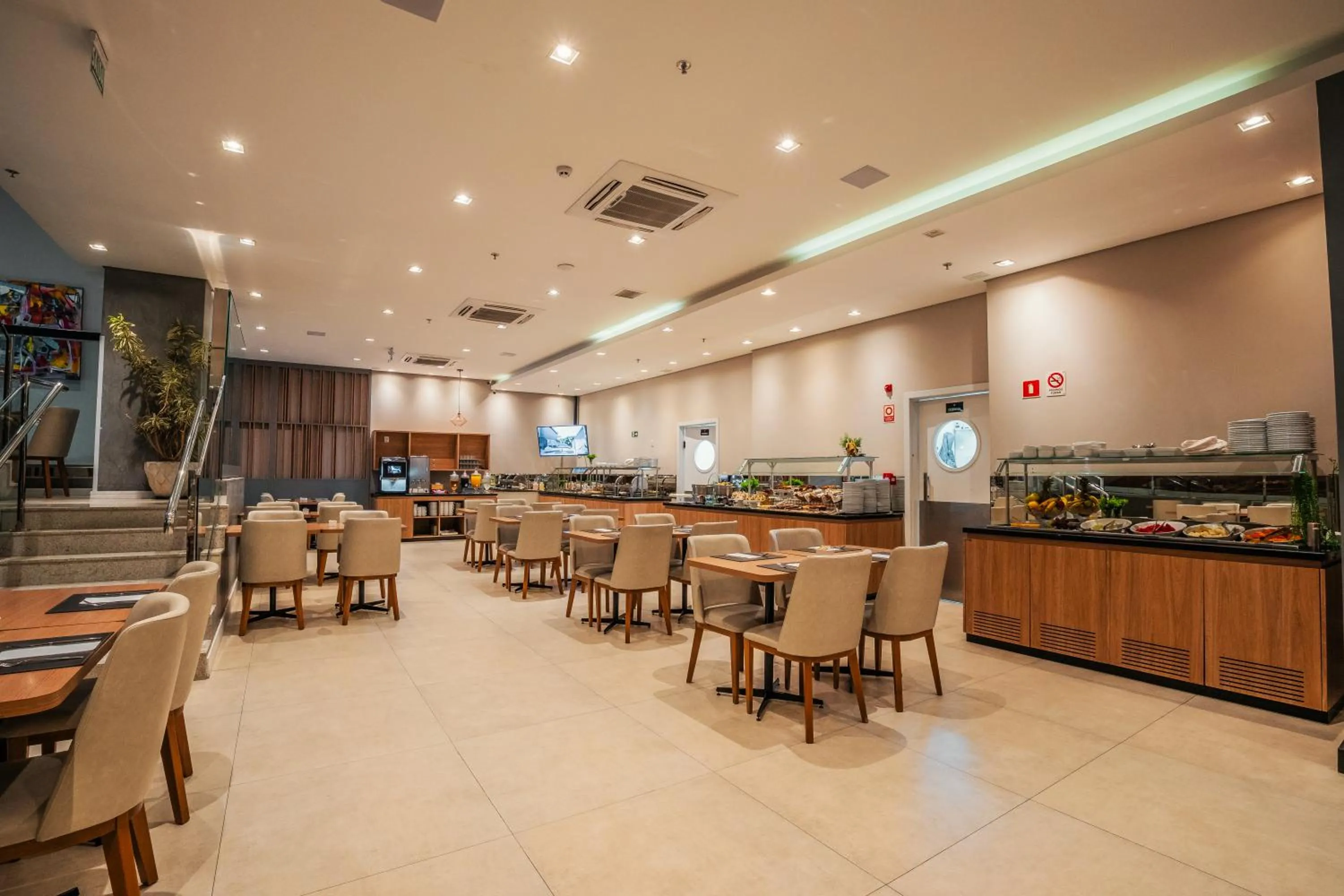 Restaurant/places to eat in Hotel Laghetto Estação