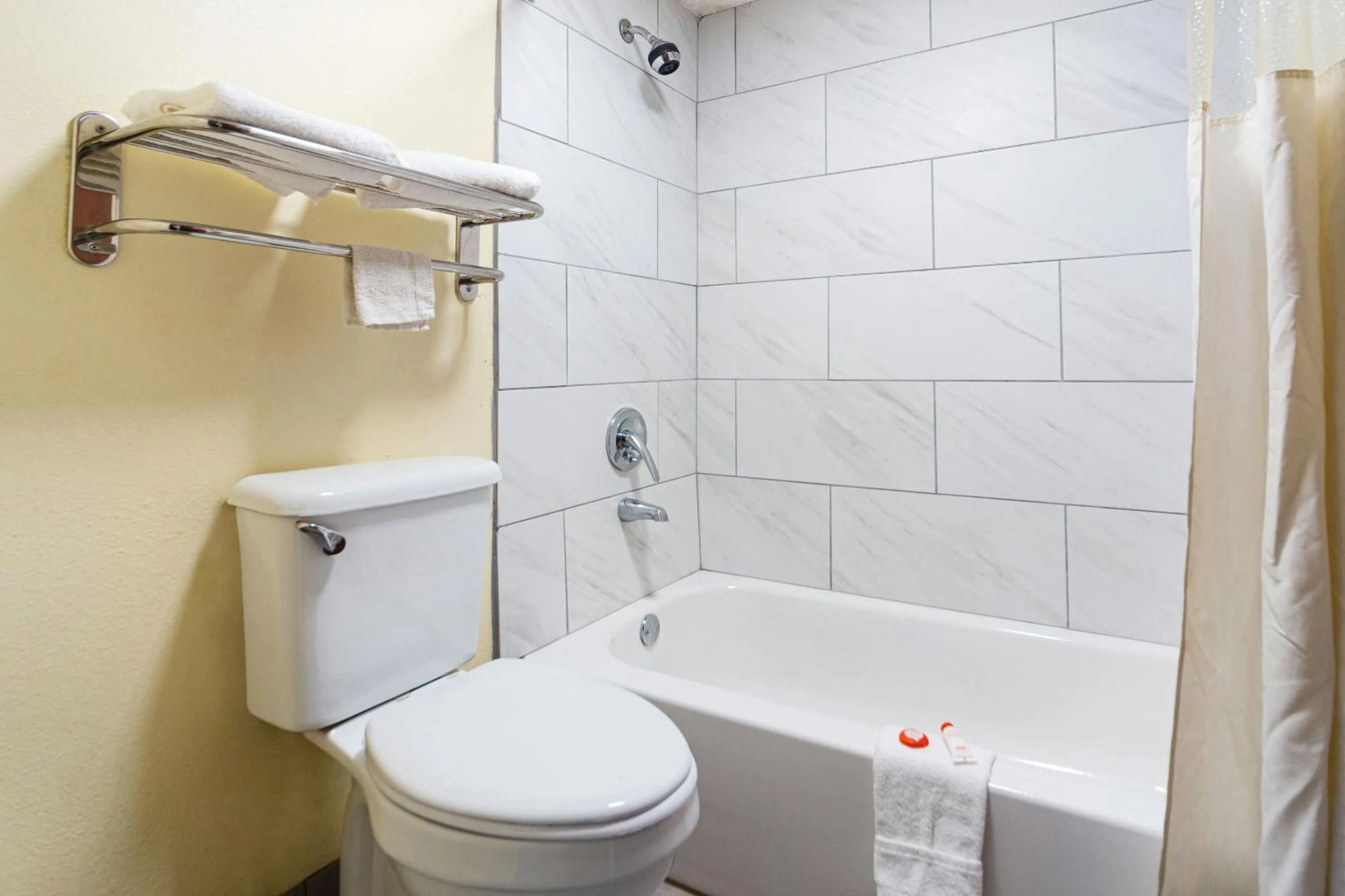 Bathroom in Days Inn by Wyndham Atmore