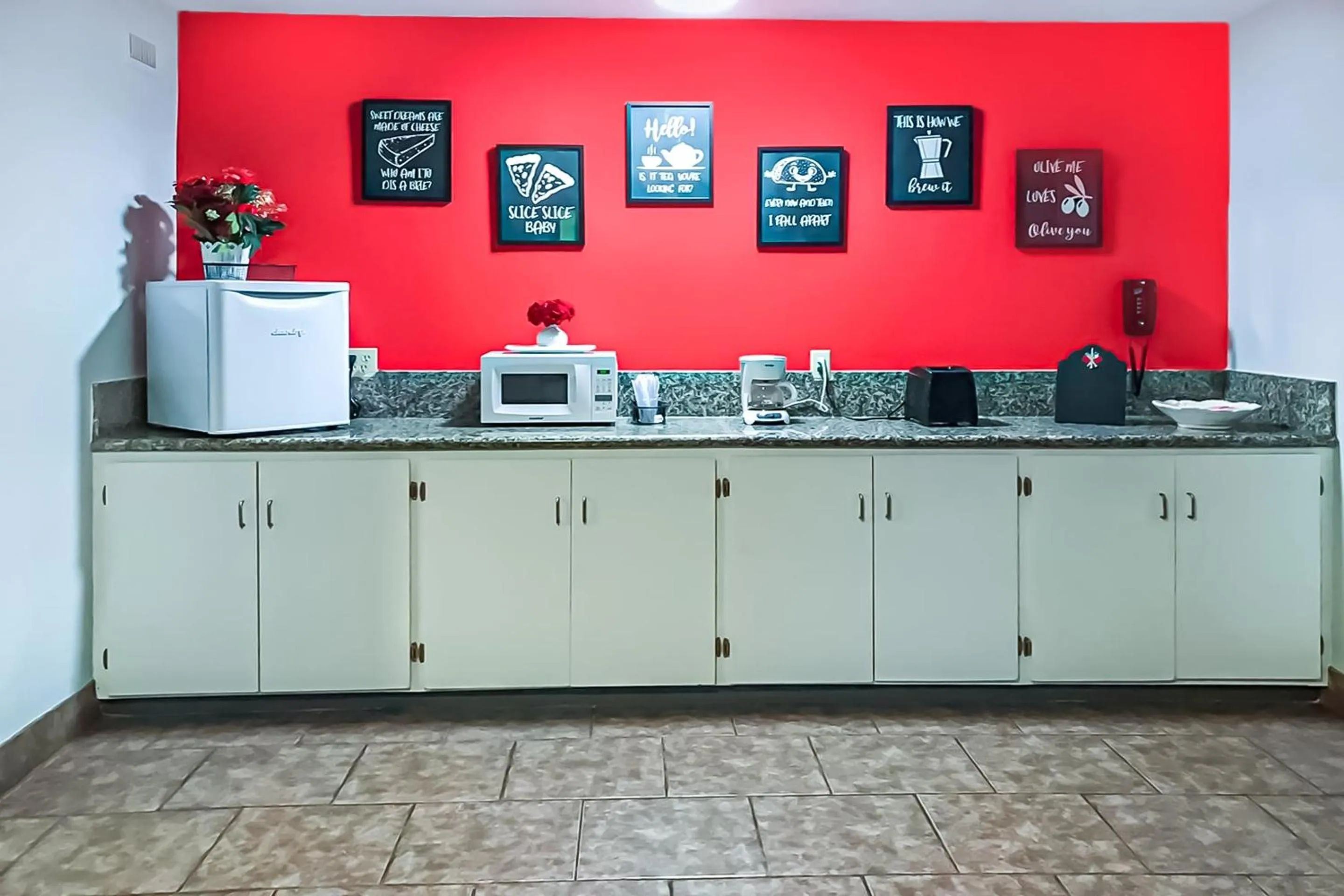 Dining area in Days Inn by Wyndham Atmore