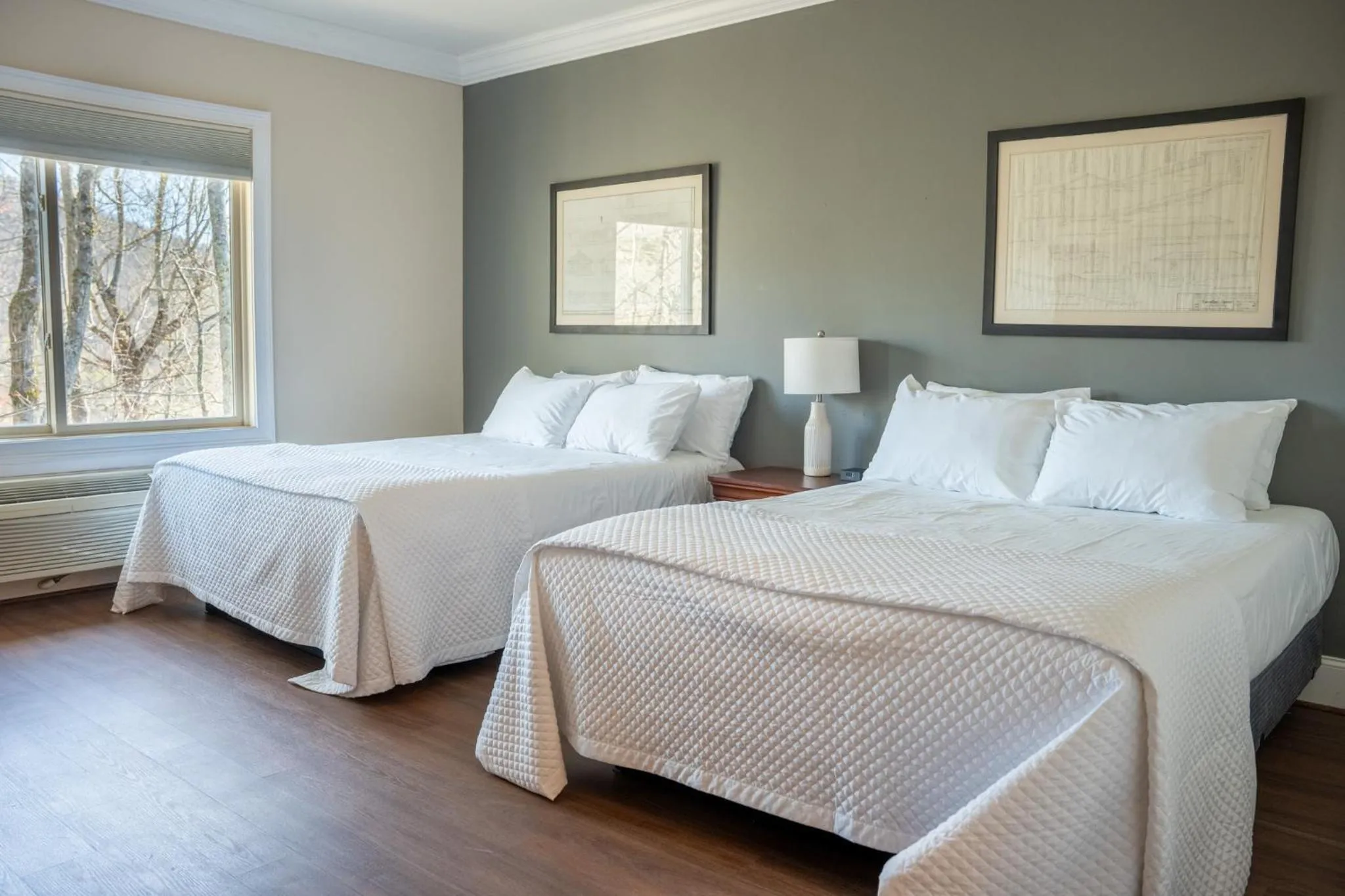 Bed in Inn at Crestwood