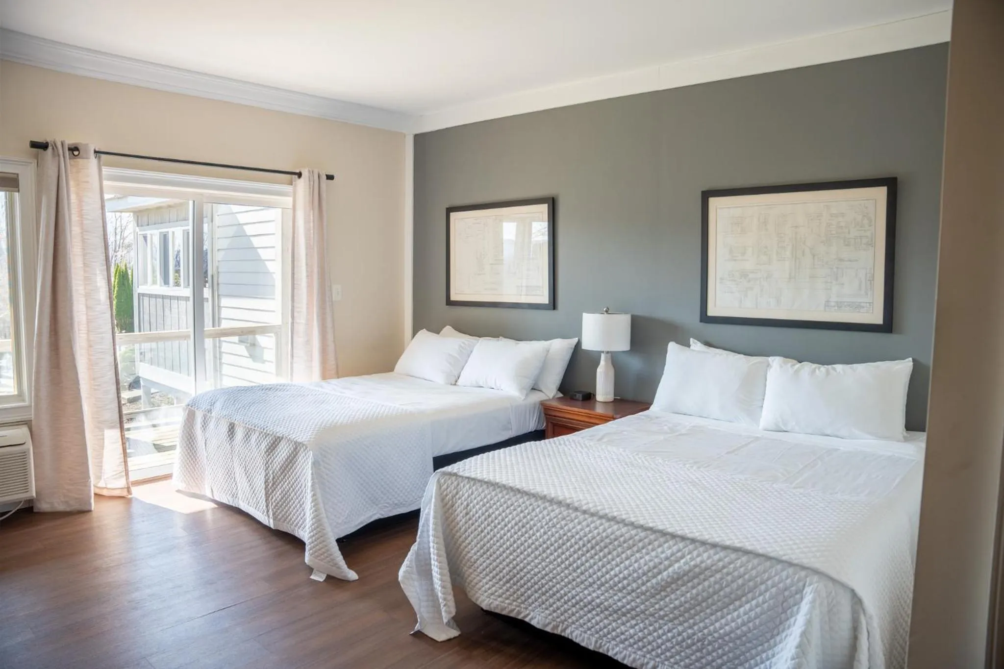 Bed in Inn at Crestwood