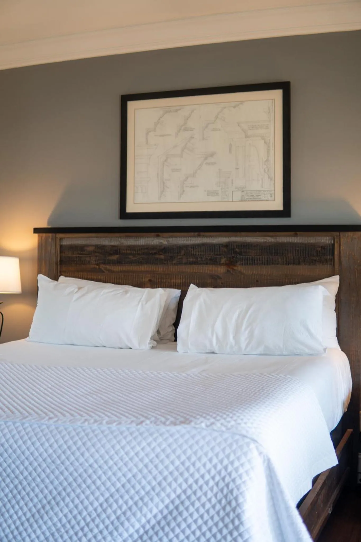 Bed in Inn at Crestwood