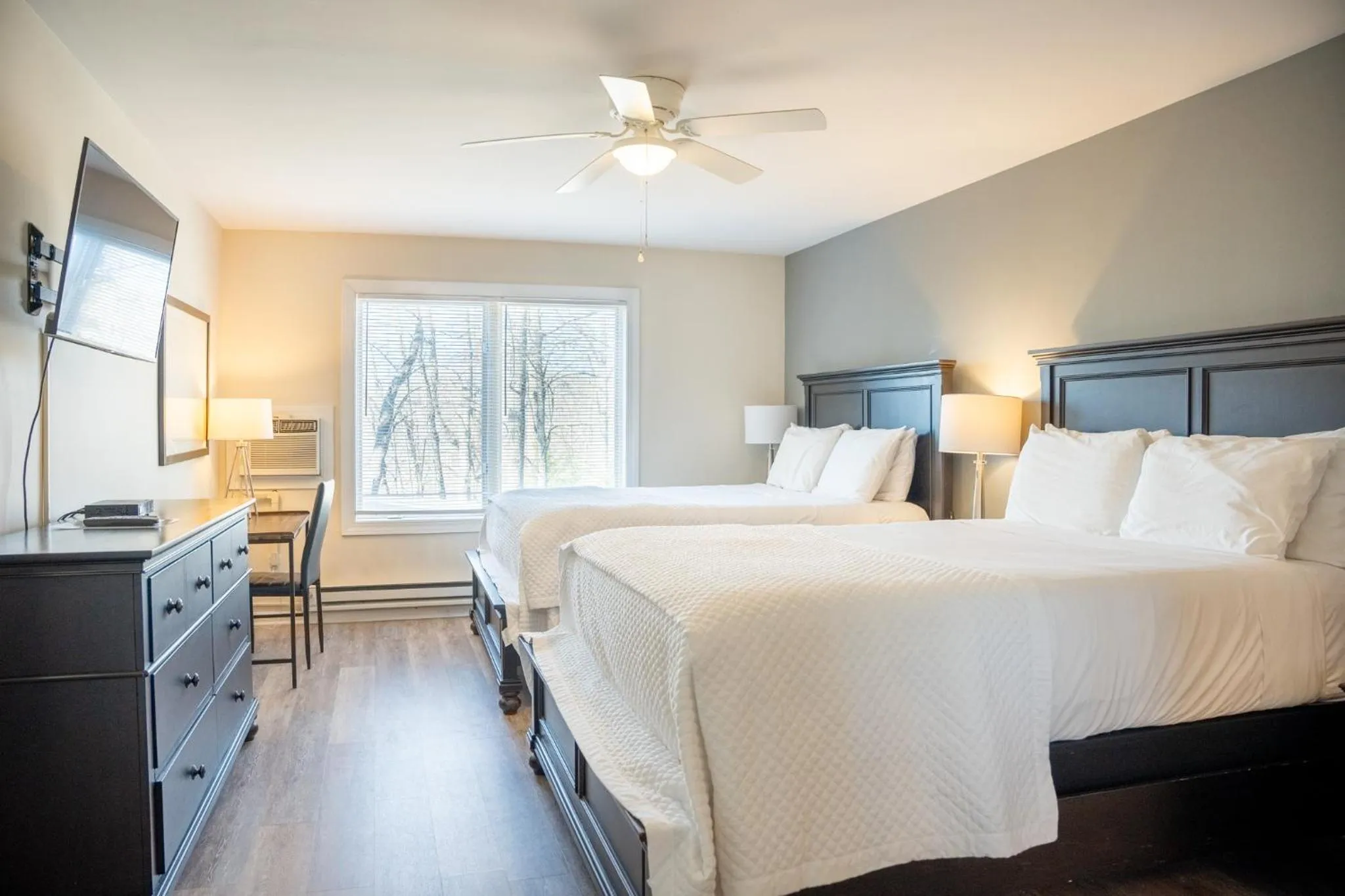 Bed in Inn at Crestwood