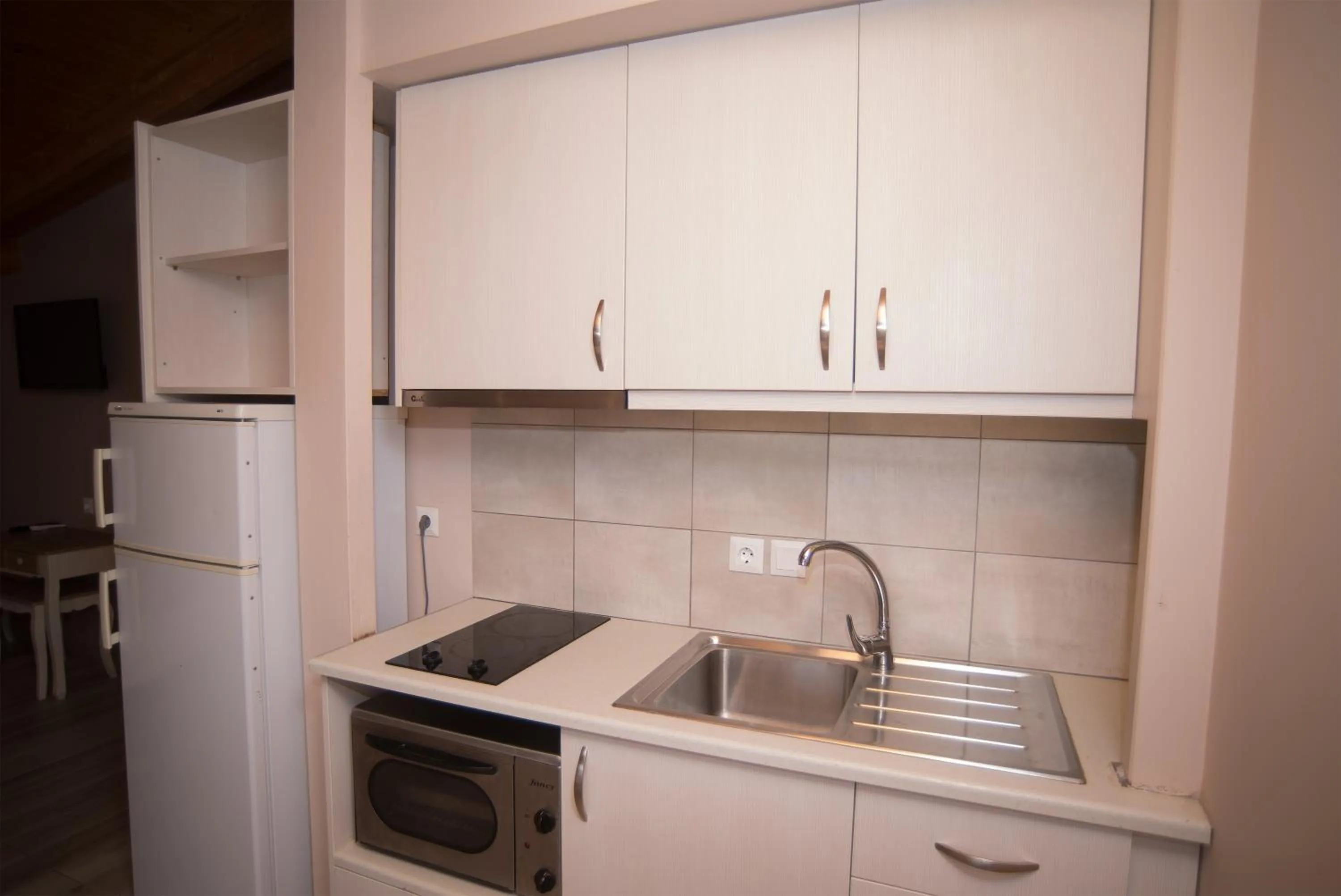 Kitchen or kitchenette in Studios Artemis