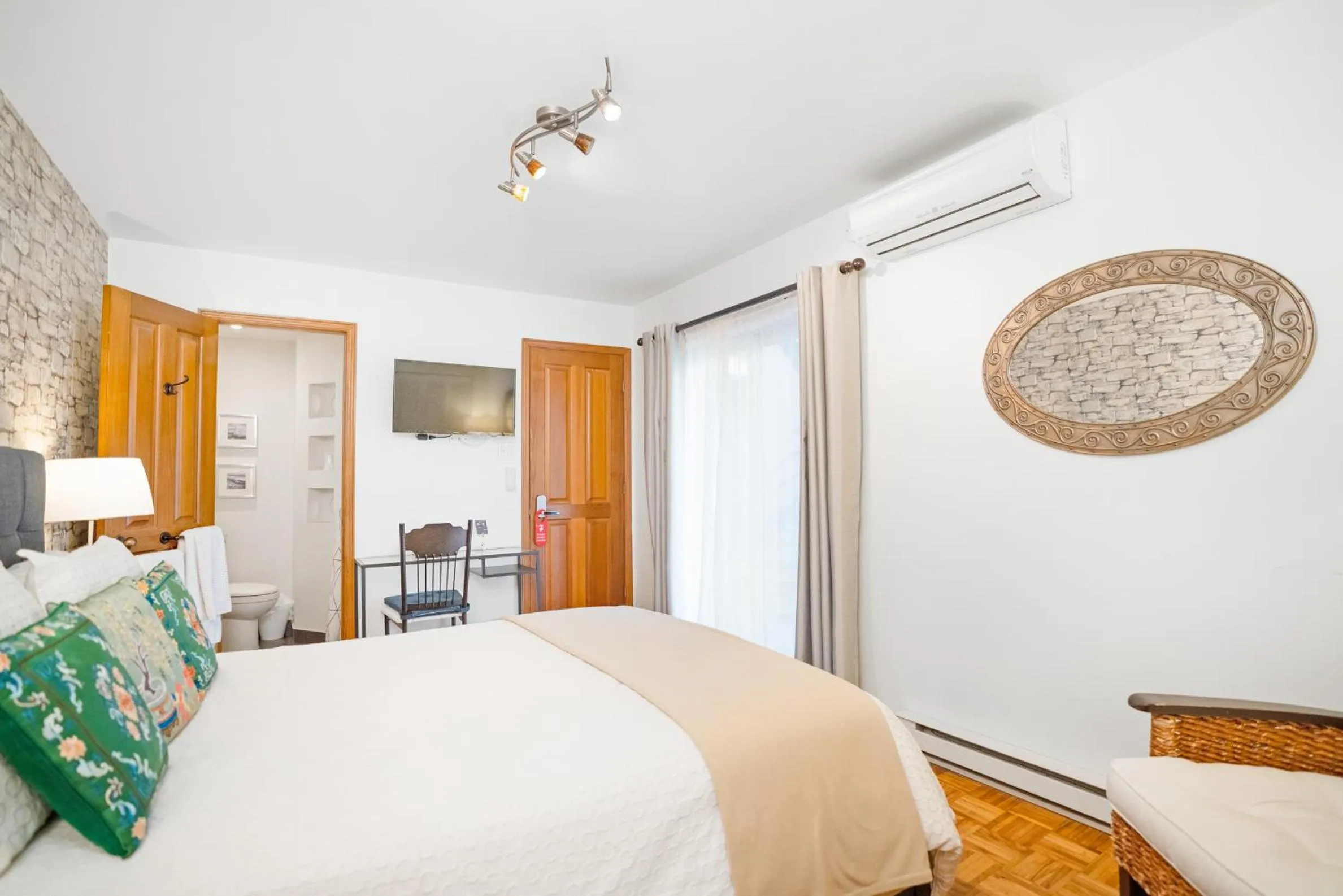 Bed in Accueil Chez Francois