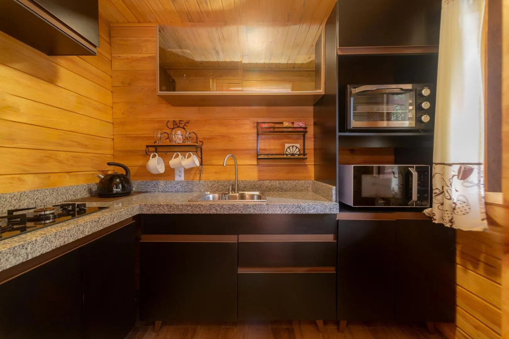 oven in Pousada Caminhos da Natureza