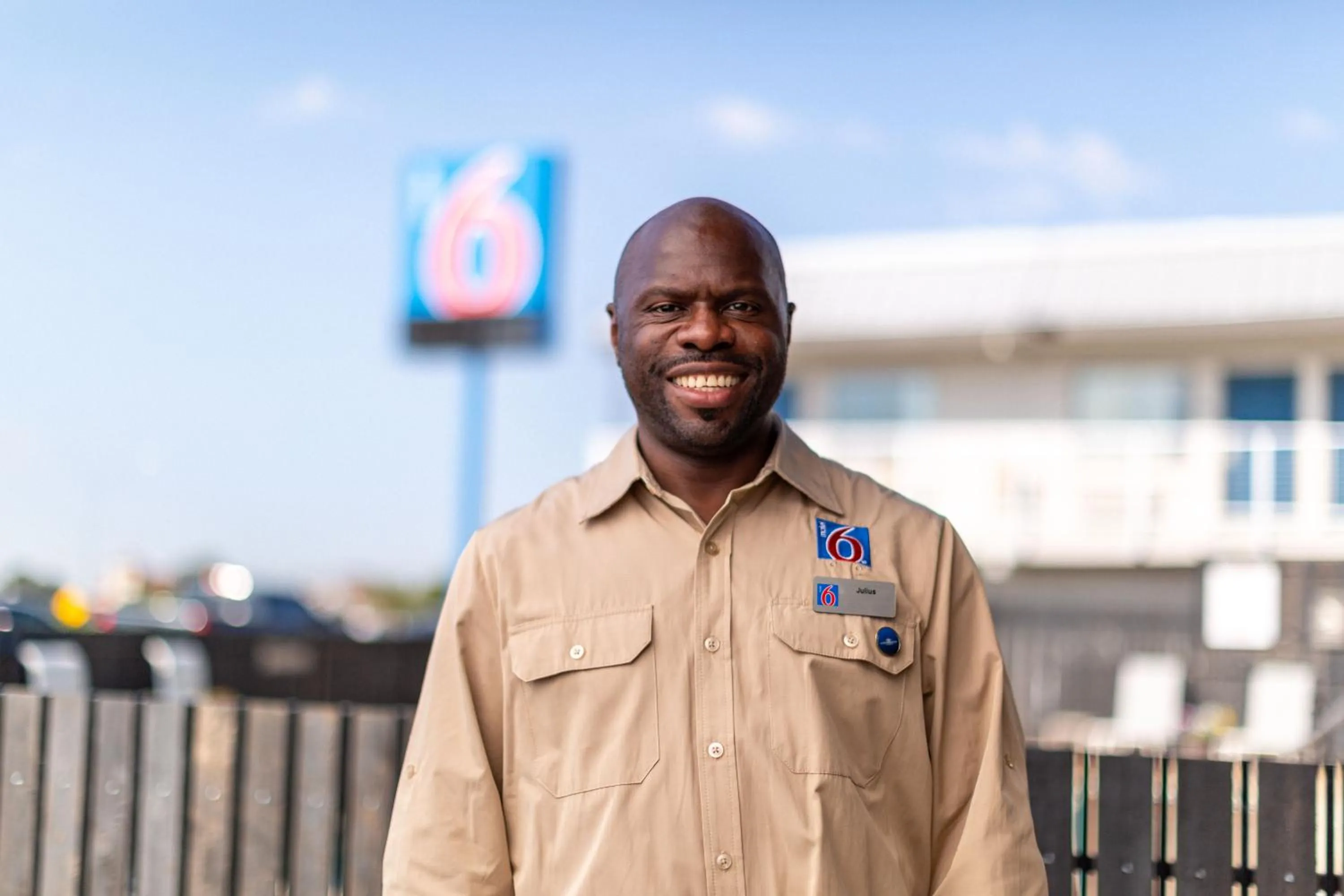 Staff in Motel 6 Seguin TX