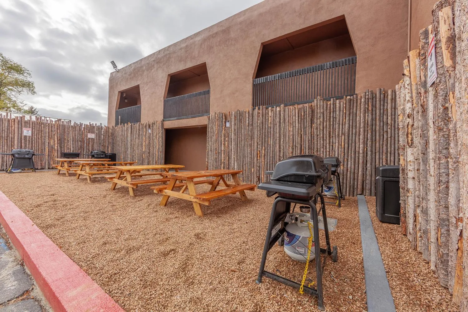 BBQ facilities in Taos Valley Lodge