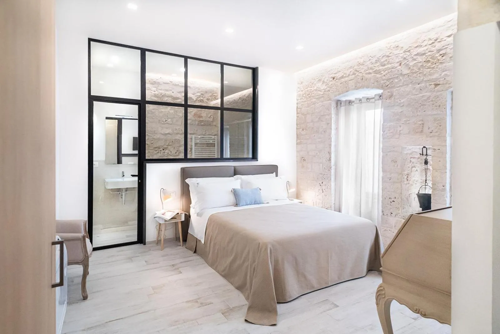 Bed in Petrantiche - Albergo Diffuso