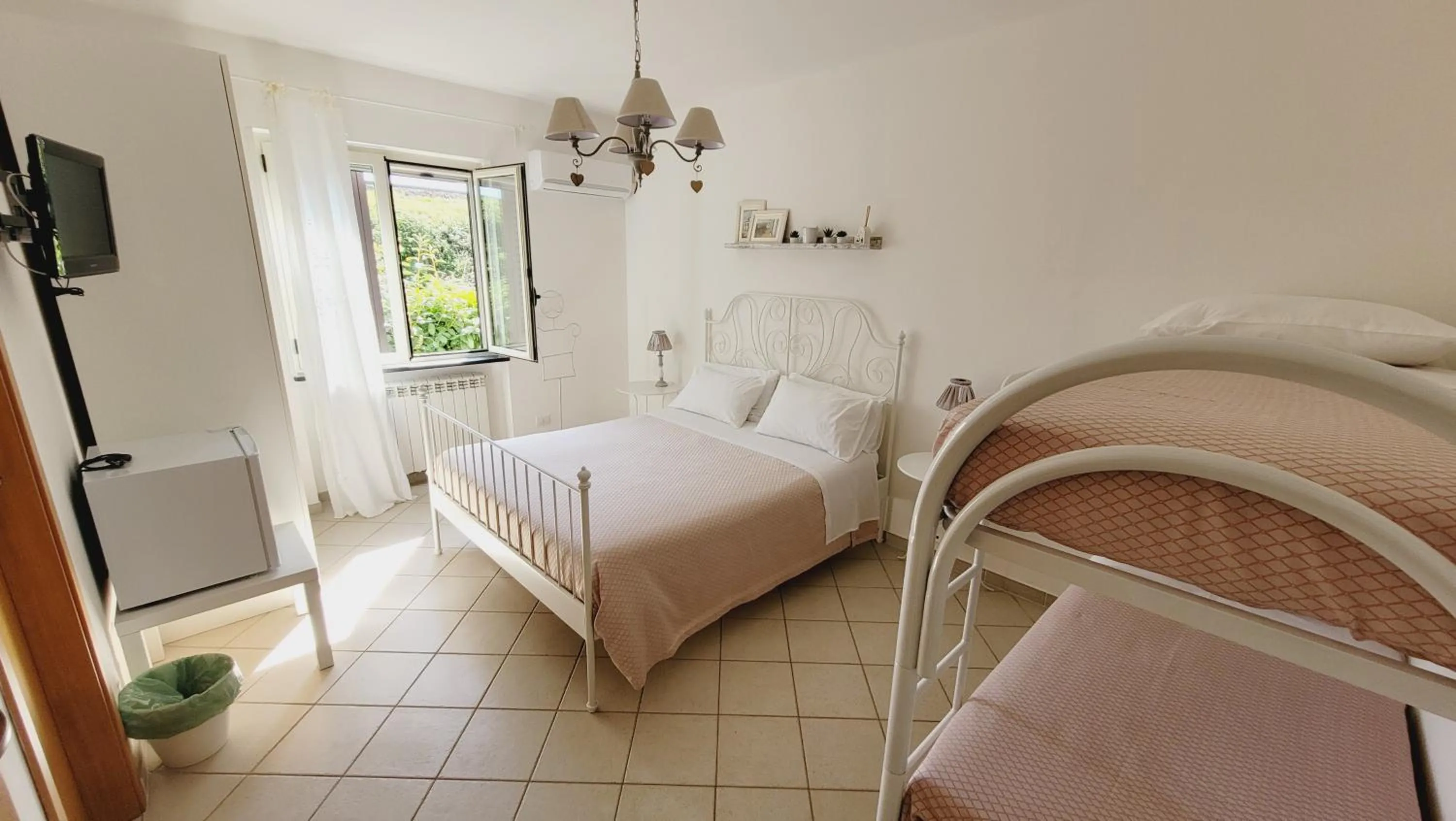 Bedroom, Bed in Domus Olea