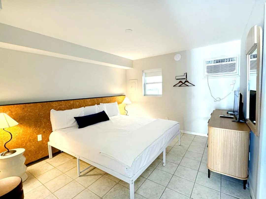 Bed in Coliseum Ocean Resort