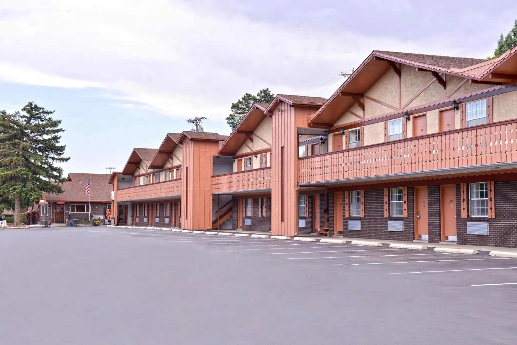 Property building in Villa Motel at Manitou Springs