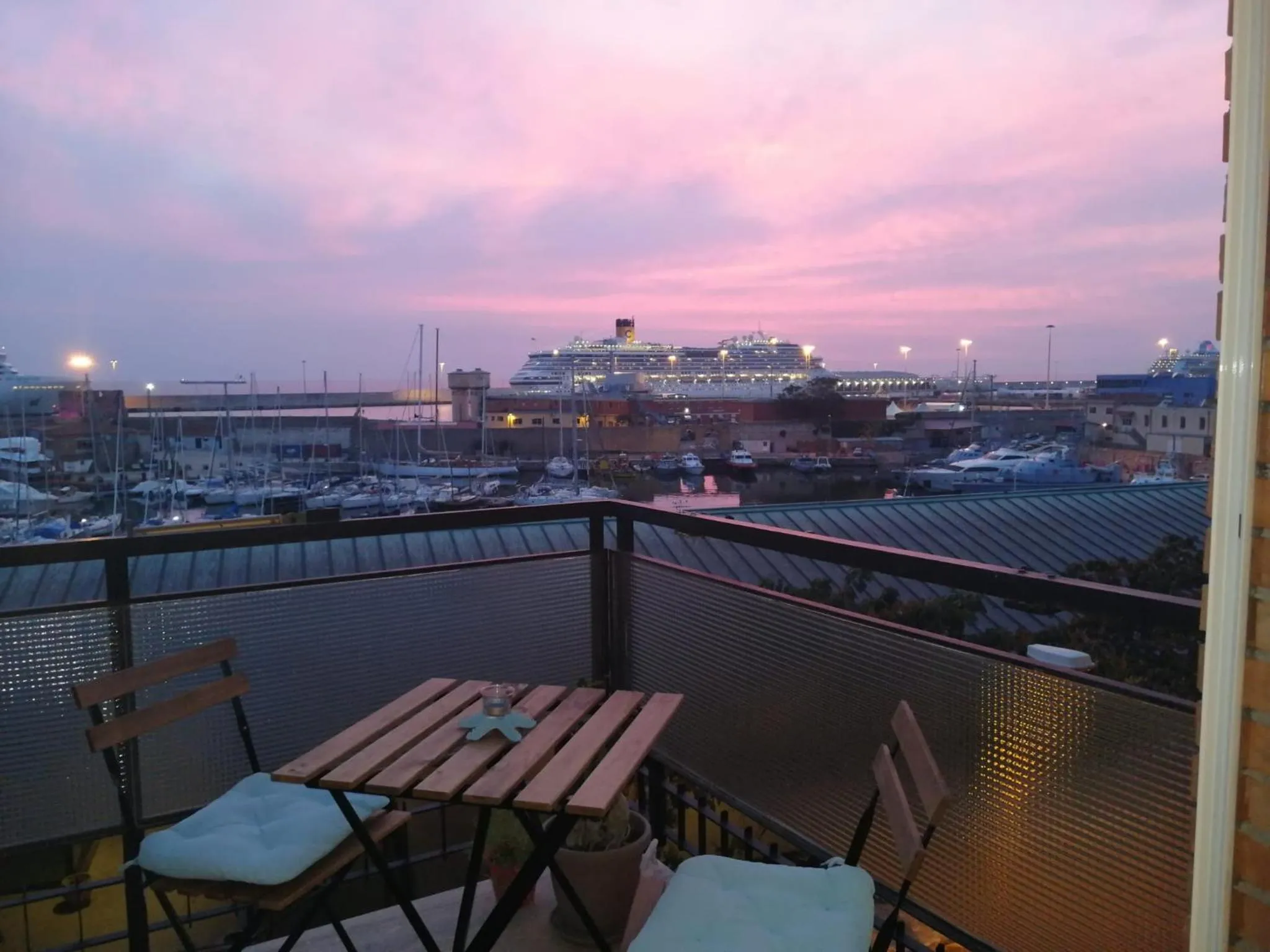 Balcony/Terrace in Be Your Home - Guest House Colors