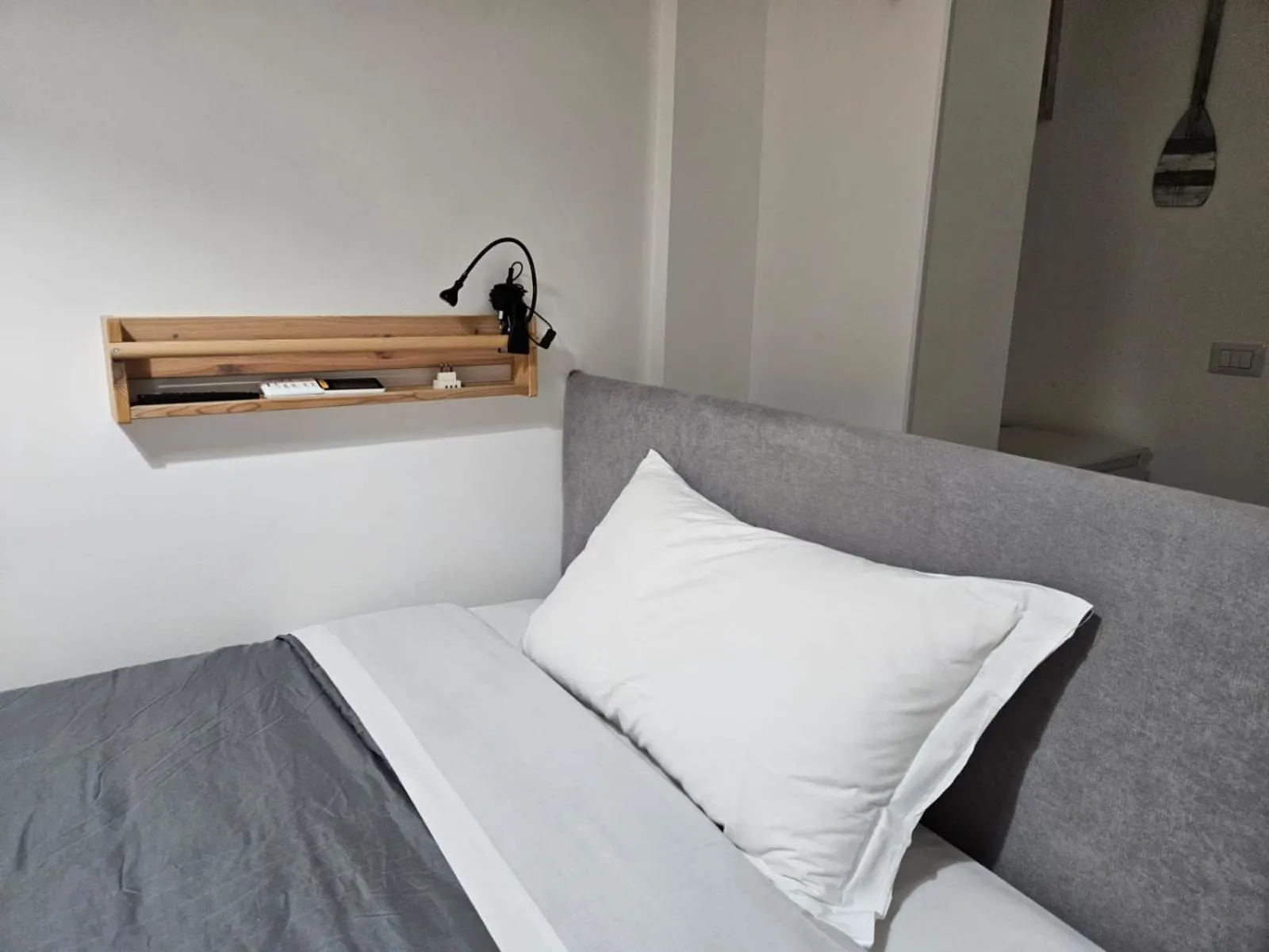 Other, Bed in Be Your Home - Guest House Colors