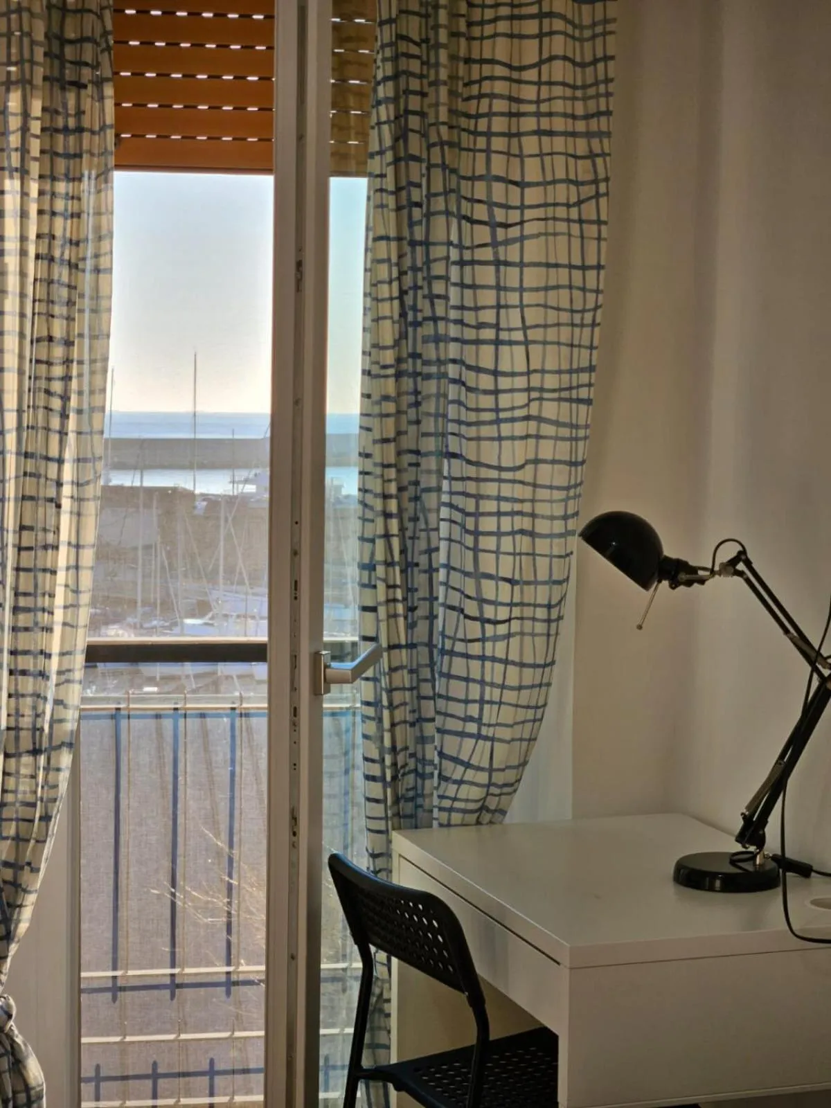 Sea view in Be Your Home - Guest House Colors