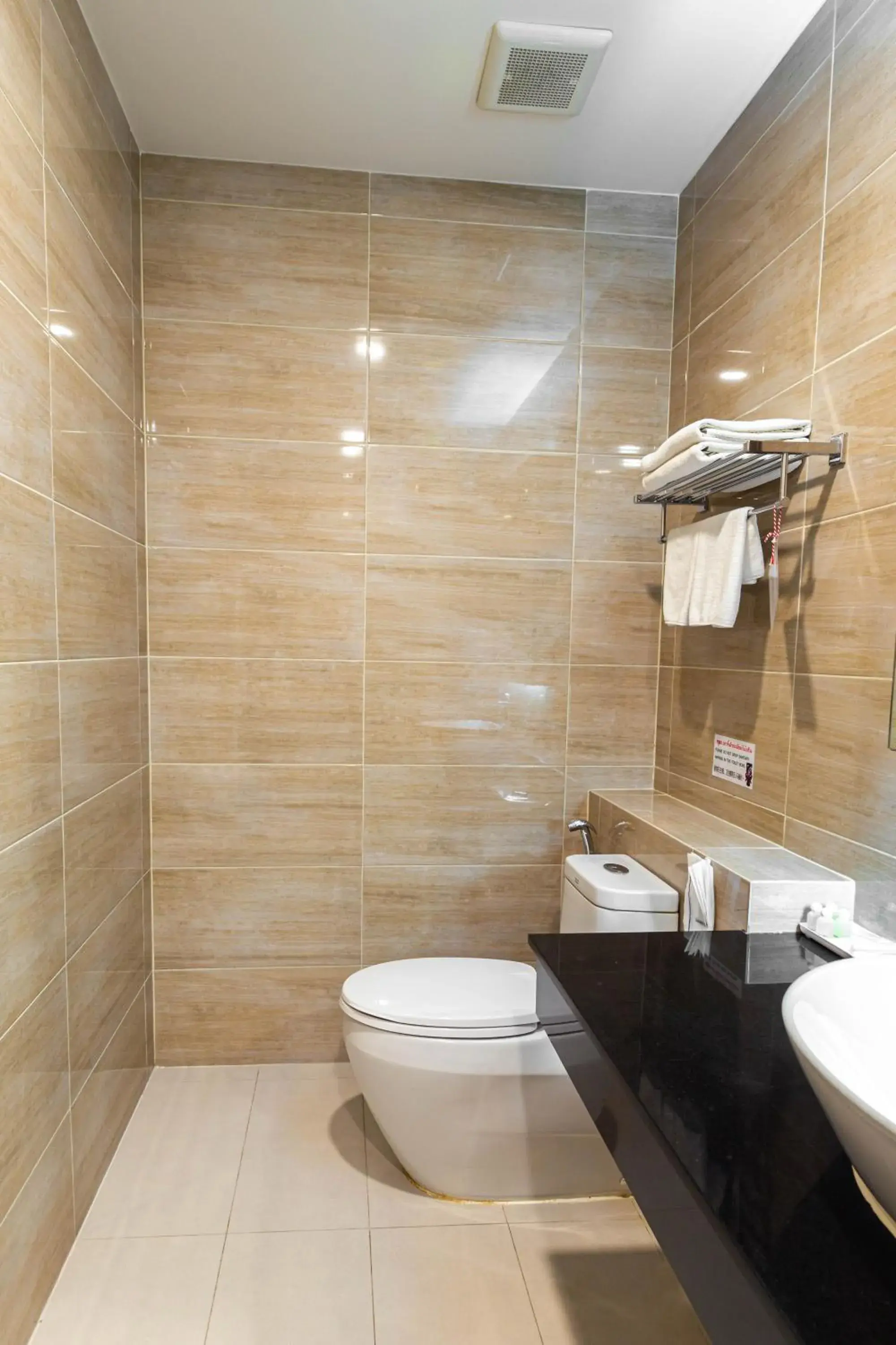 Deluxe Twin Room in Leela Orchid Hotel Deluxe Twin Room in Leela Orchid Hotel