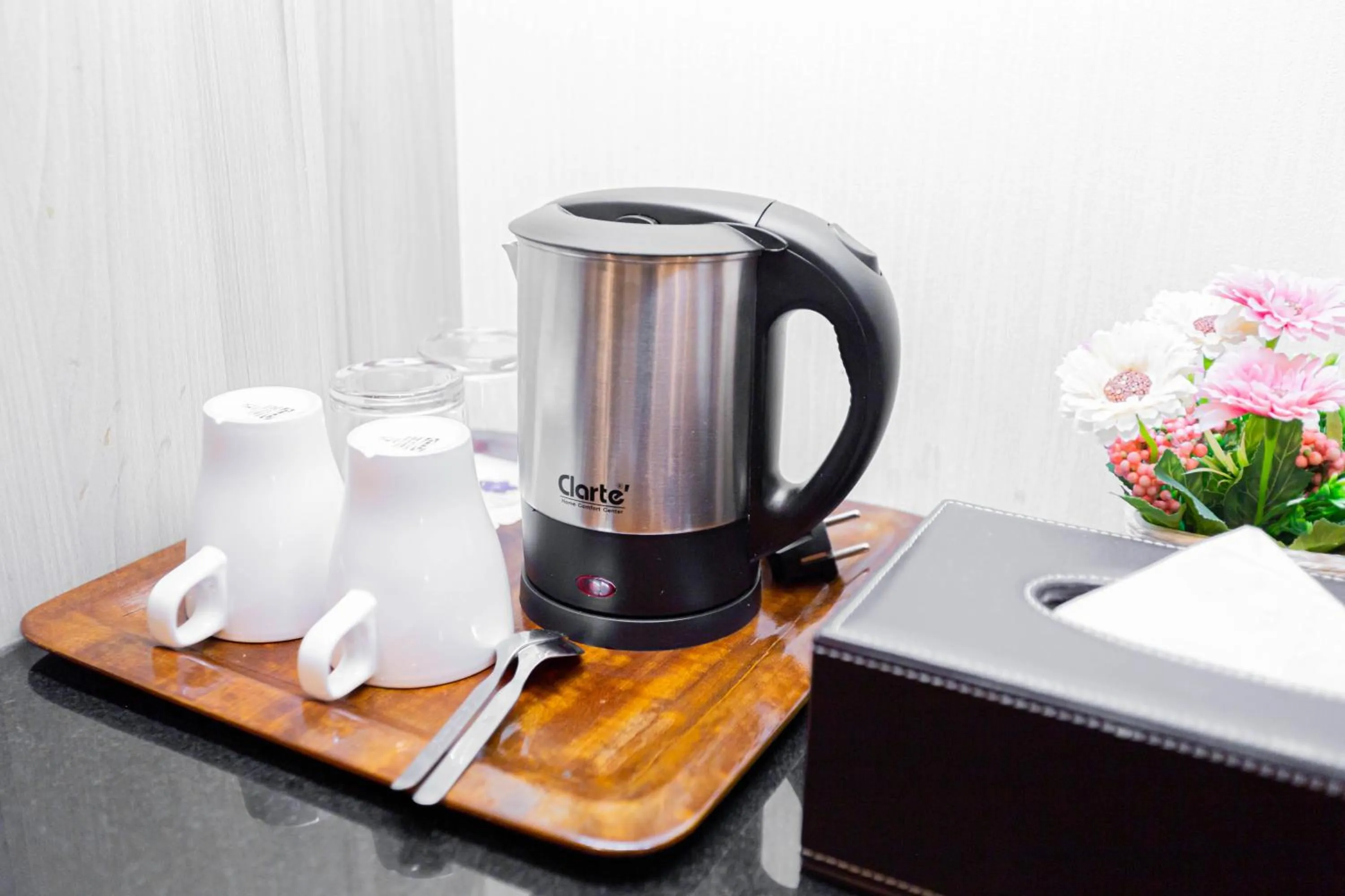 Coffee/tea facilities in Leela Orchid Hotel