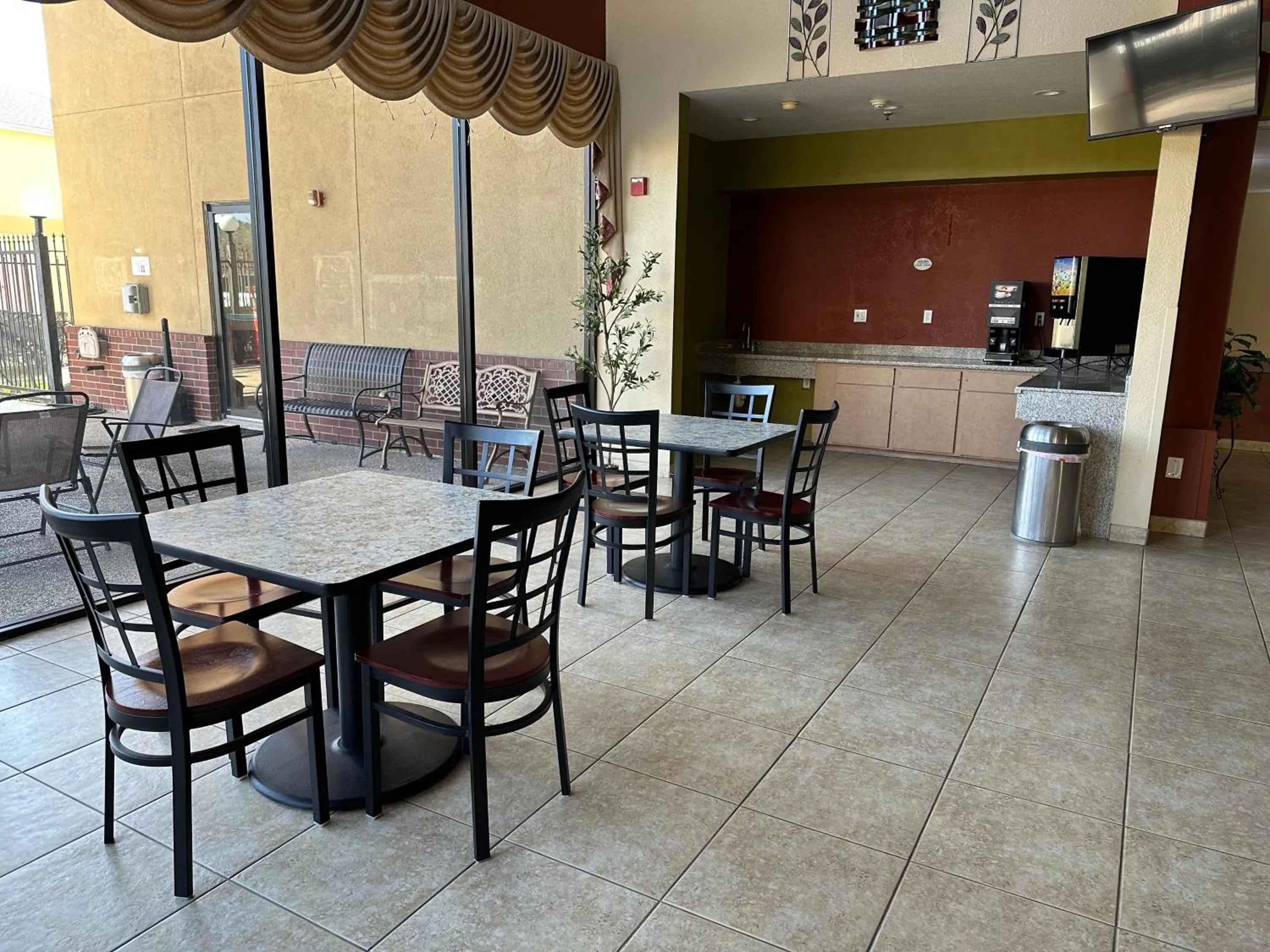 Patio in Super 8 by Wyndham Intercontinental Houston TX