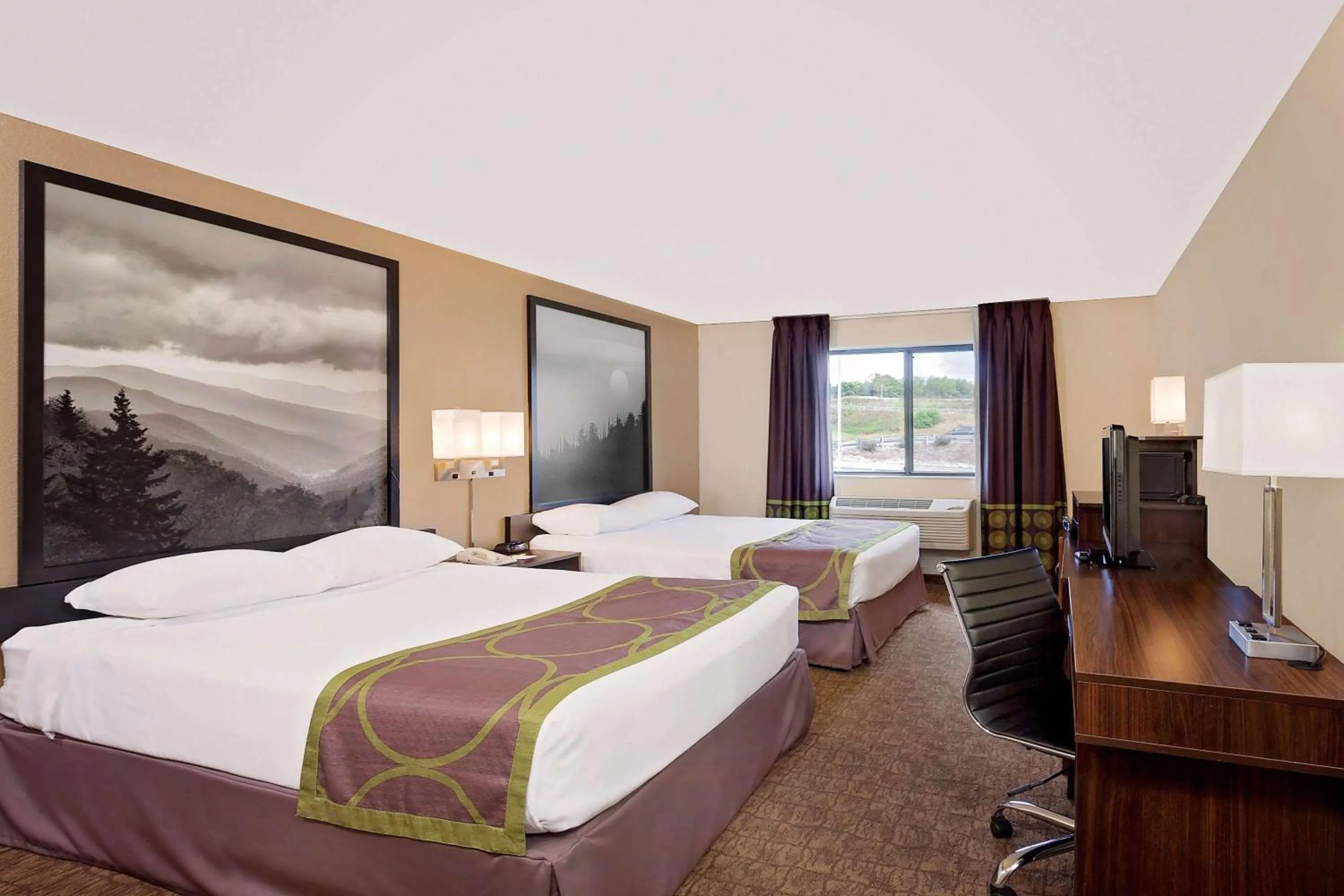 Photo of the whole room, Bed in Super 8 by Wyndham Lebanon
