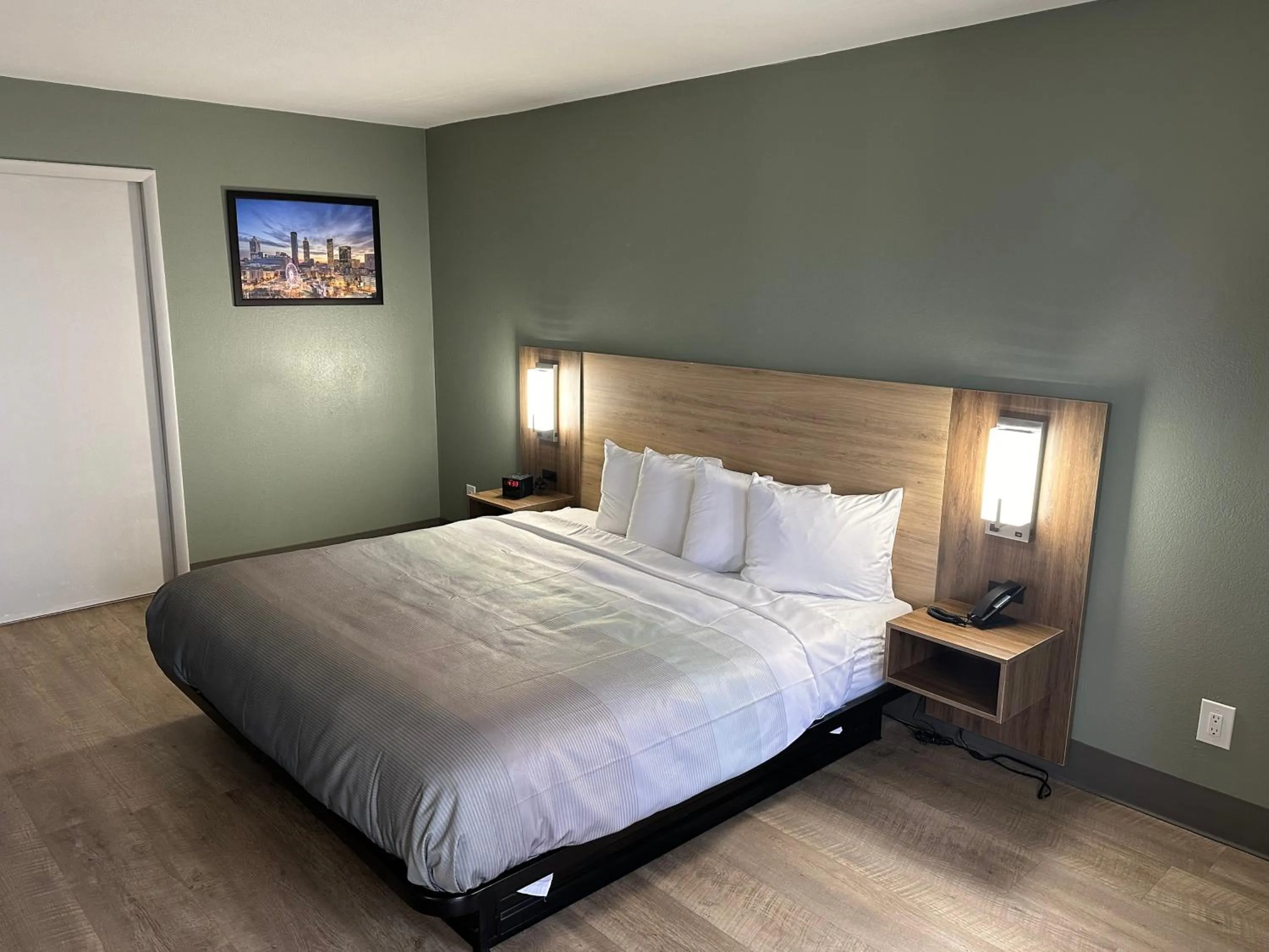 Bed in Quality Inn Monroe